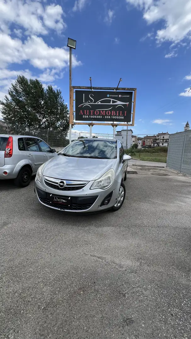 Opel Corsa 3p 1.3 cdti Ecotec Zilver - 1