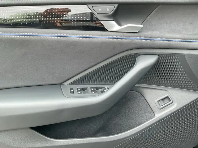 Volkswagen Passat view 15
