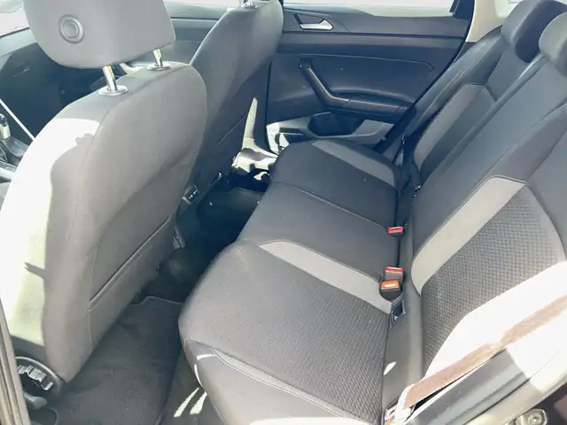 Volkswagen Polo view 12