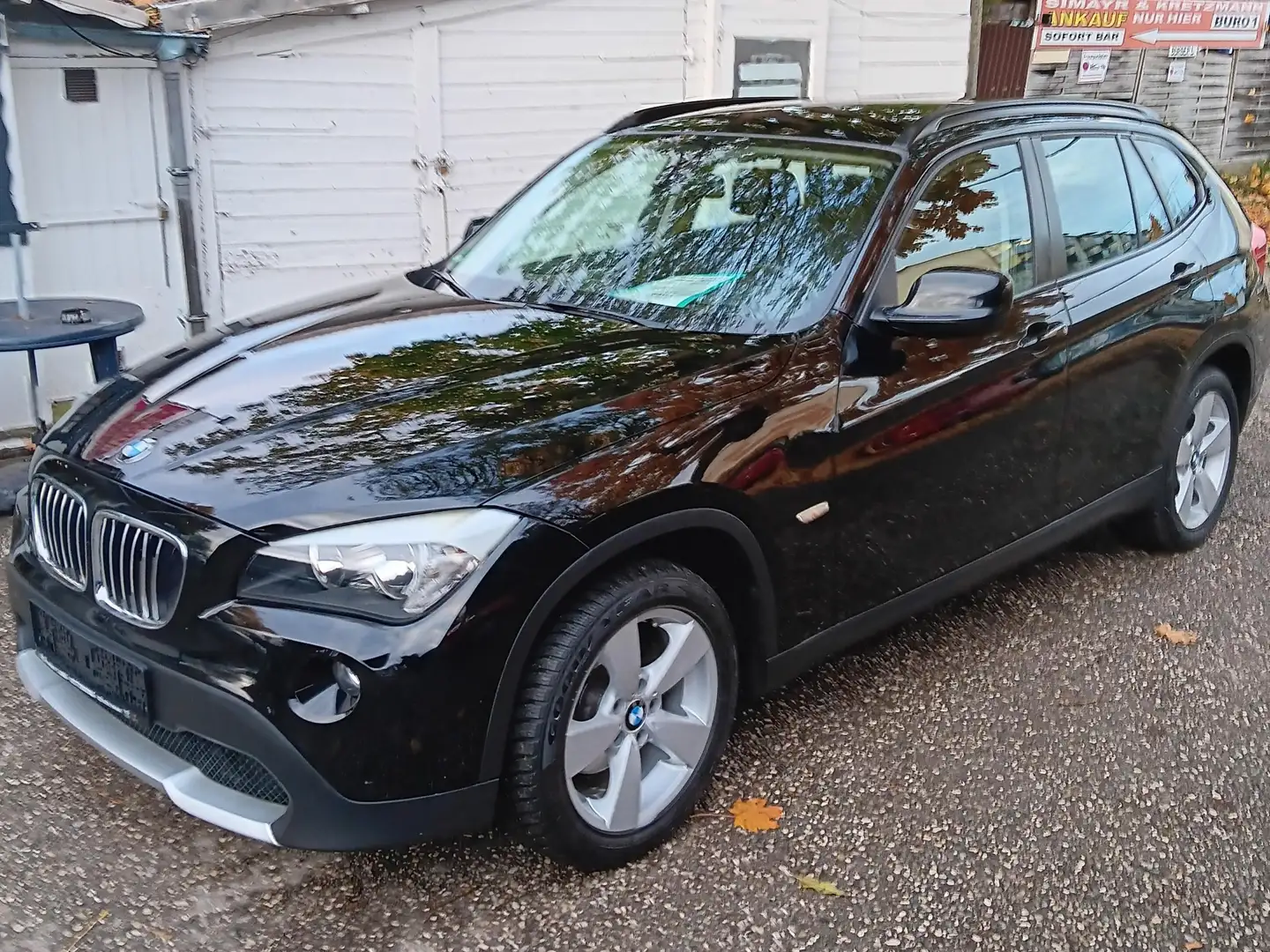 BMW X1 20 d xDrive Noir - 1
