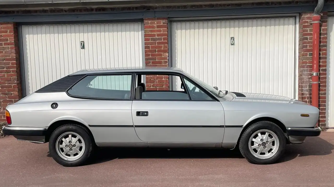 Lancia HPE 2.0i, foto 2