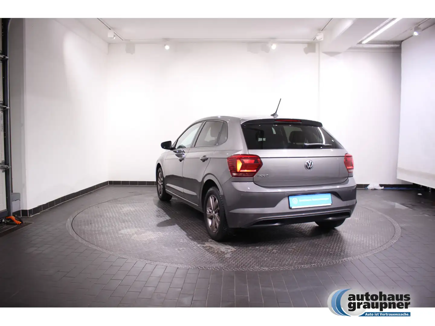 Volkswagen Polo 1.0 Comfortline PDC SHZ KAMERA NAVI LED Grigio - 2