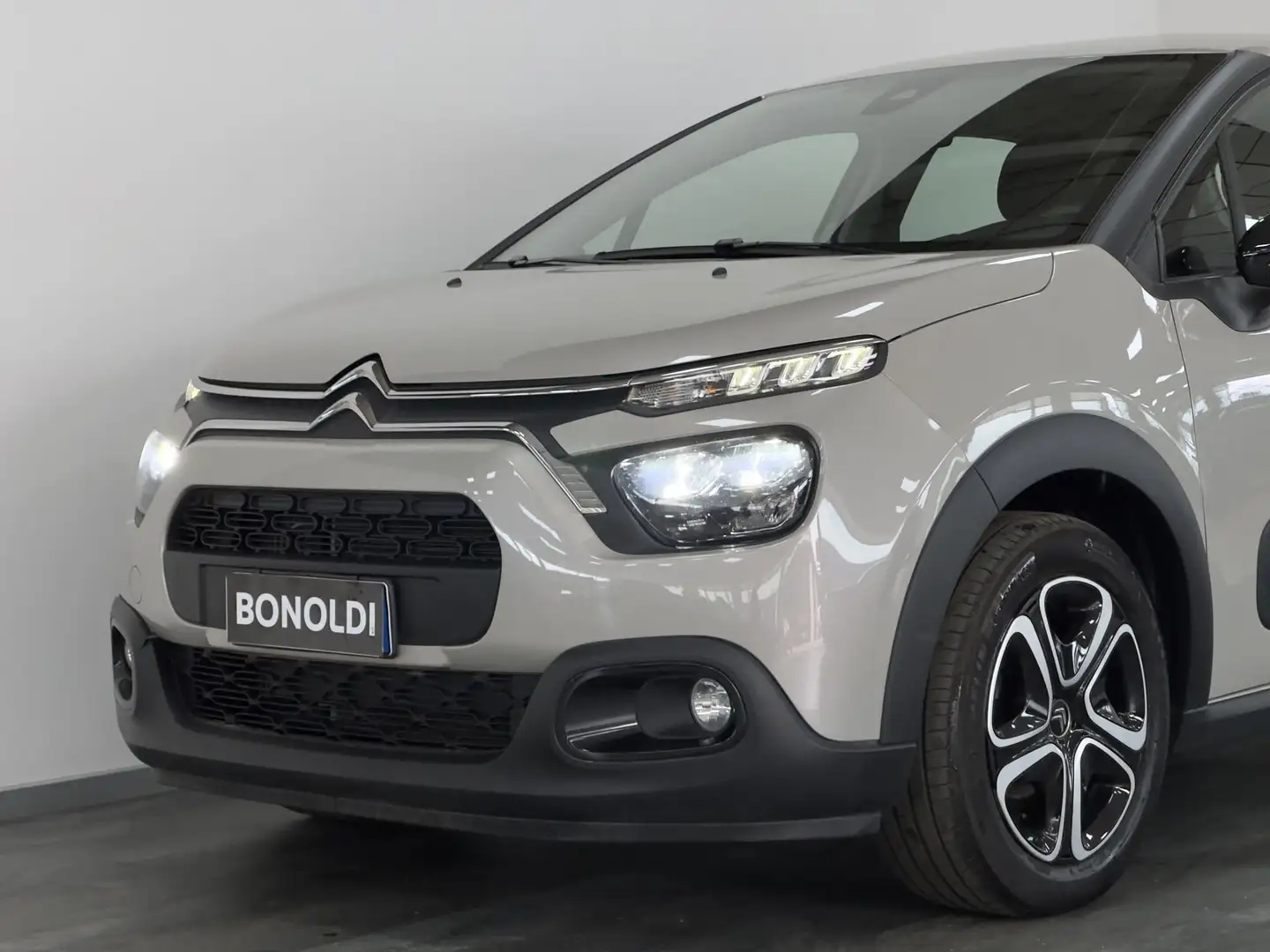 Citroen C3 PureTech 110 S&S Plus Beige - 2