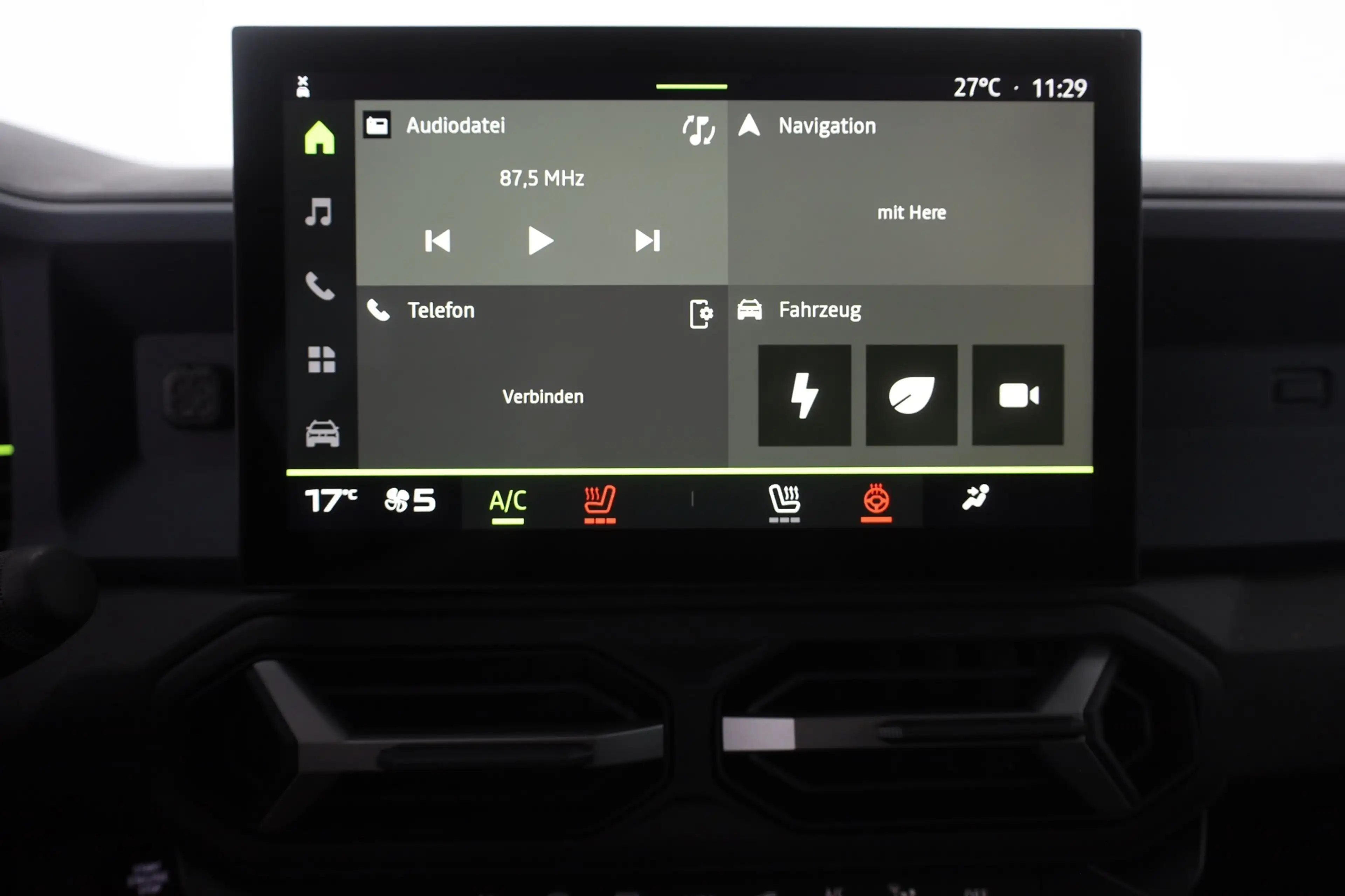 Dacia Duster Journey mHev 140 Aut. LED Navi Kamera — photo 11