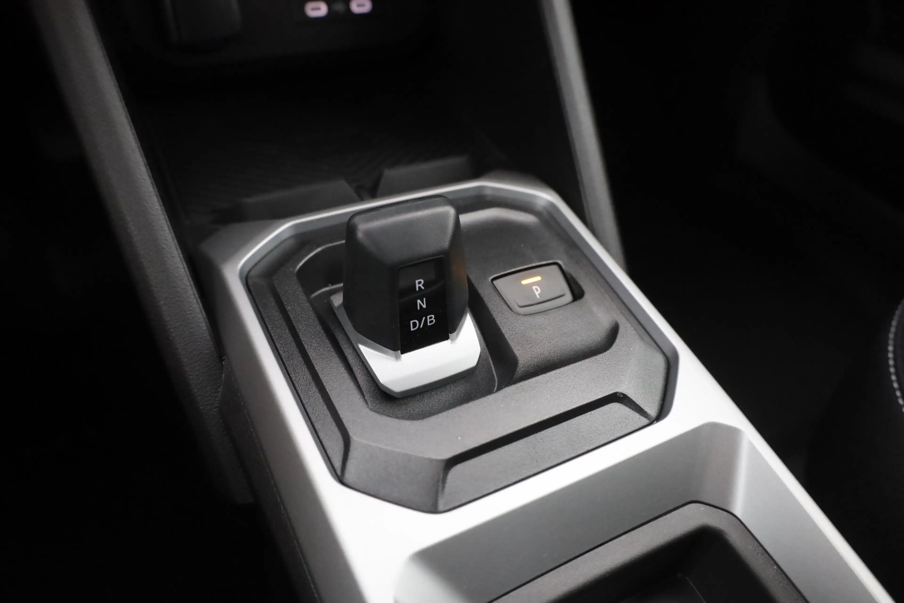 Dacia Duster Journey mHev 140 Aut. LED Navi Kamera — photo 14