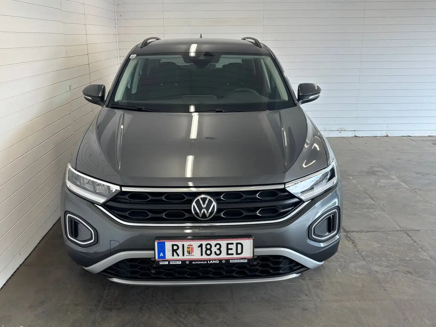 Volkswagen T-Roc Friends TSI DSG Grau - 2