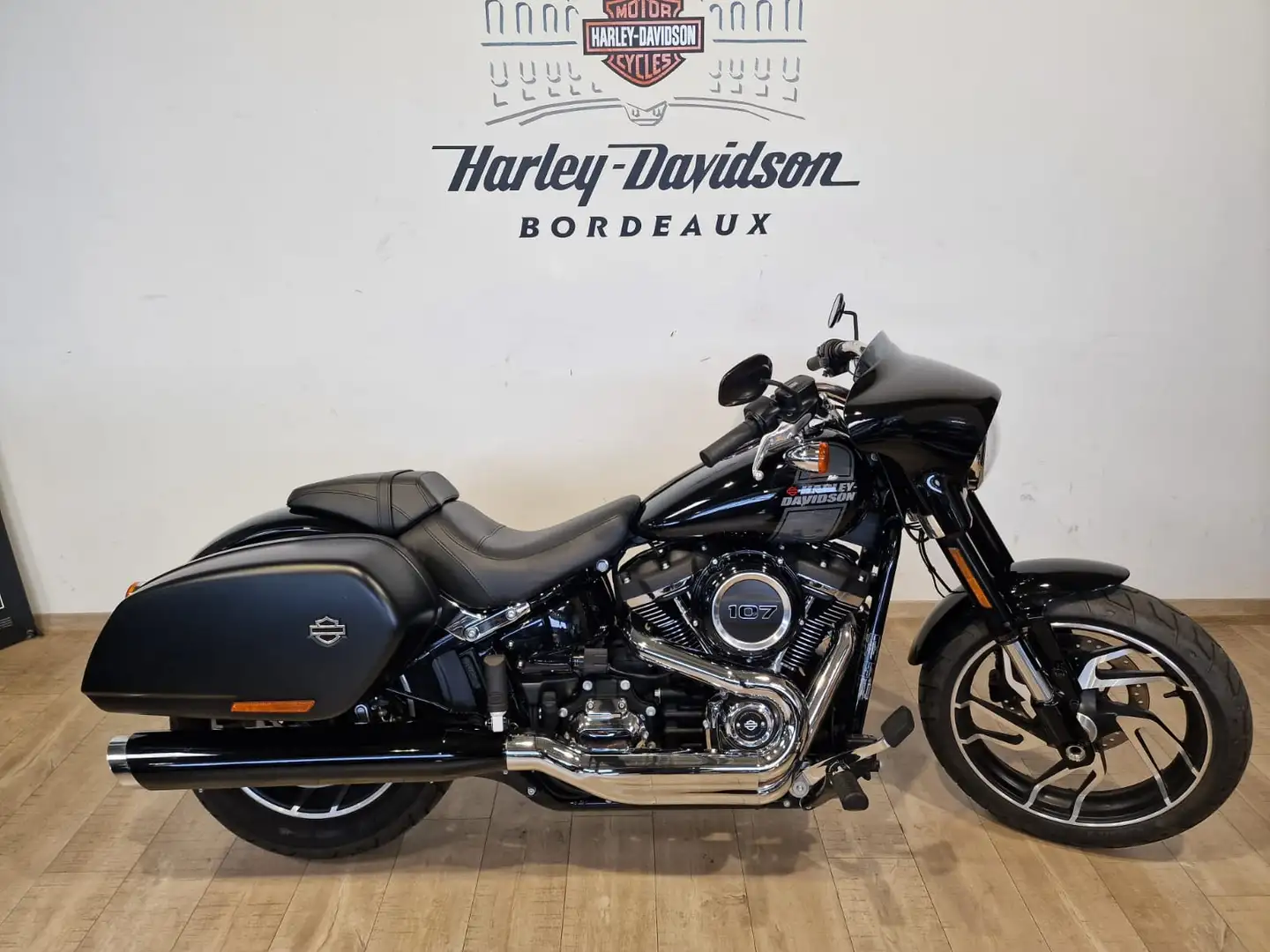 Harley-Davidson Sport Glide Černá - 1
