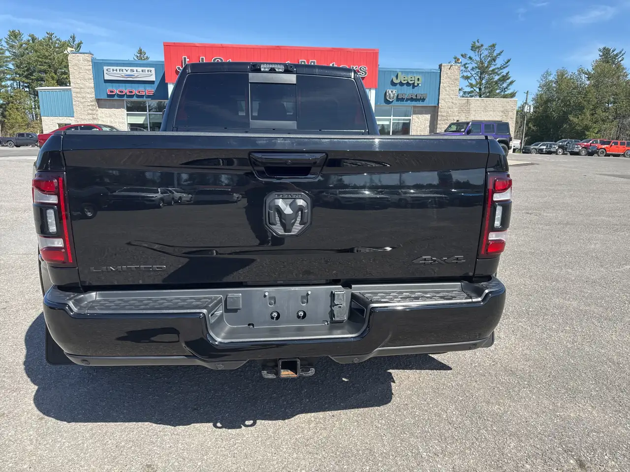 RAM 3500 снимка RAM 3500