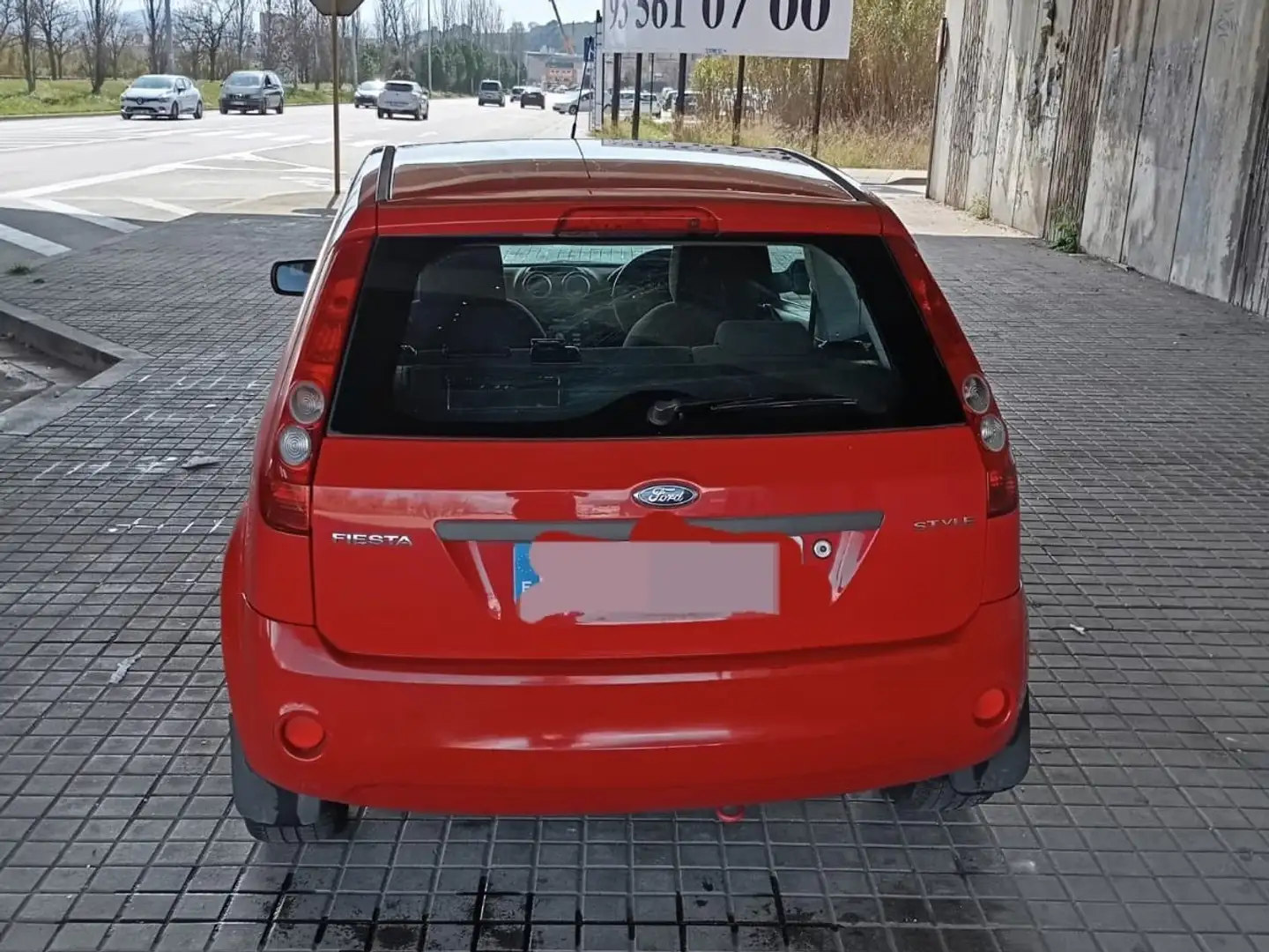 Ford Fiesta 1.4 Trend Rojo - 2