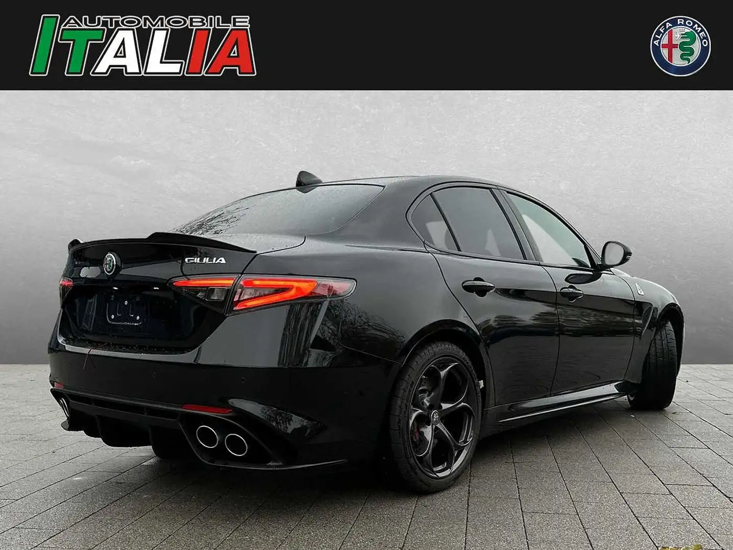 Alfa Romeo Giulia Quadrifoglio 2.9 V6 Schwarz - 2