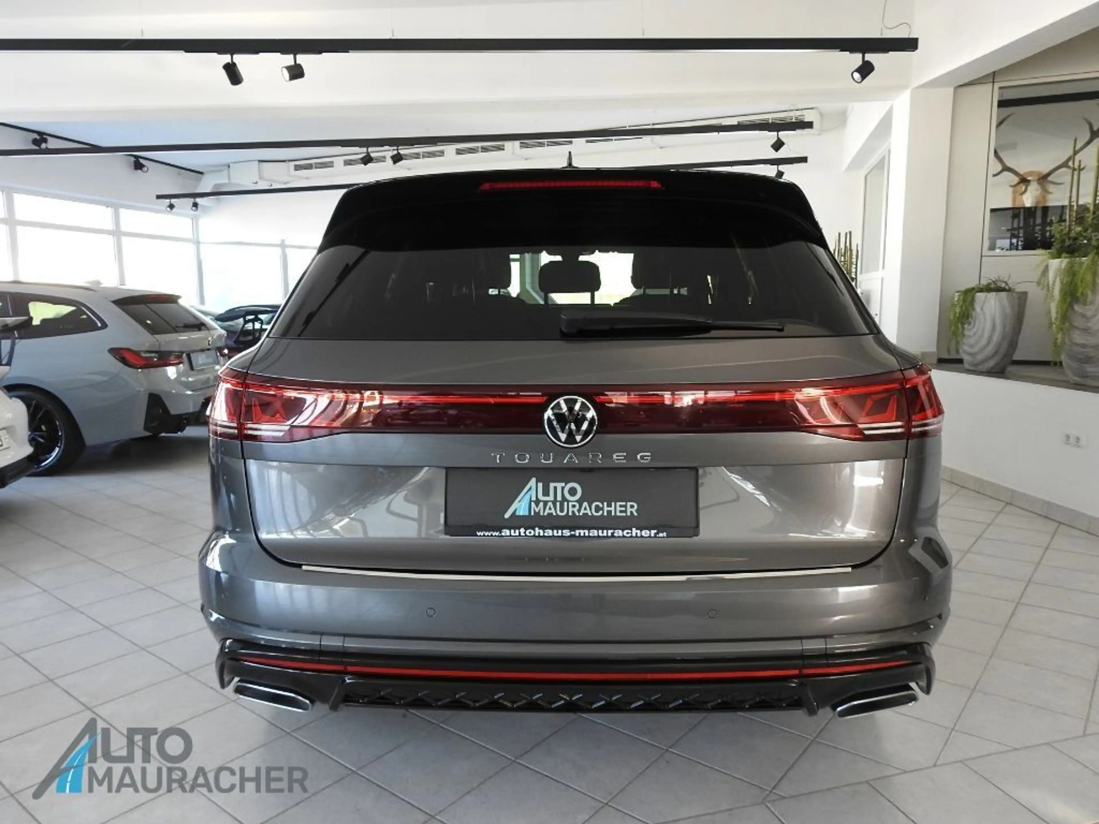Volkswagen Touareg 3.0 V6 TDI R-Line 4Motion*LUFT*IQ*AHK*RLINE — photo 6