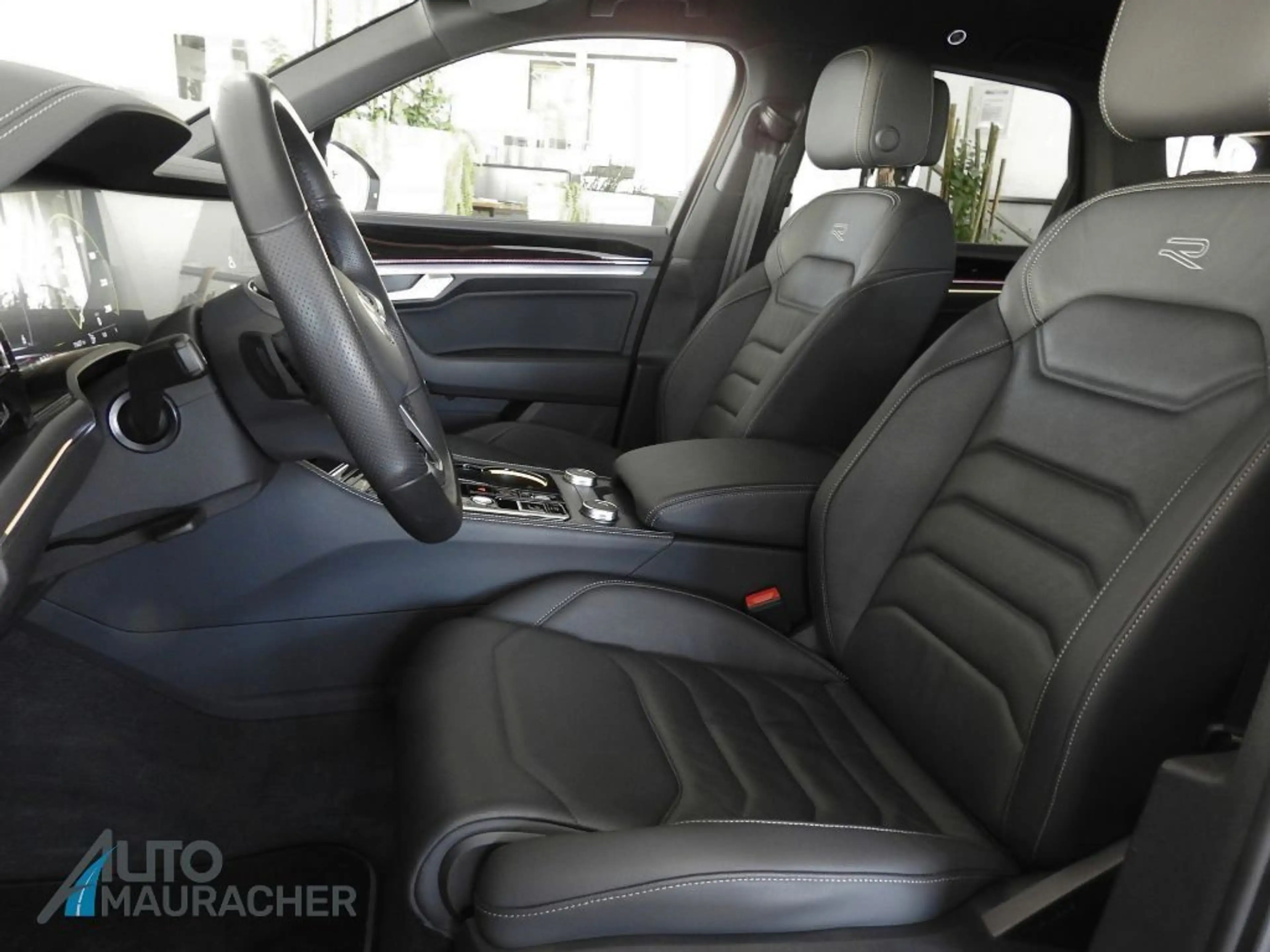 Volkswagen Touareg 3.0 V6 TDI R-Line 4Motion*LUFT*IQ*AHK*RLINE — photo 10