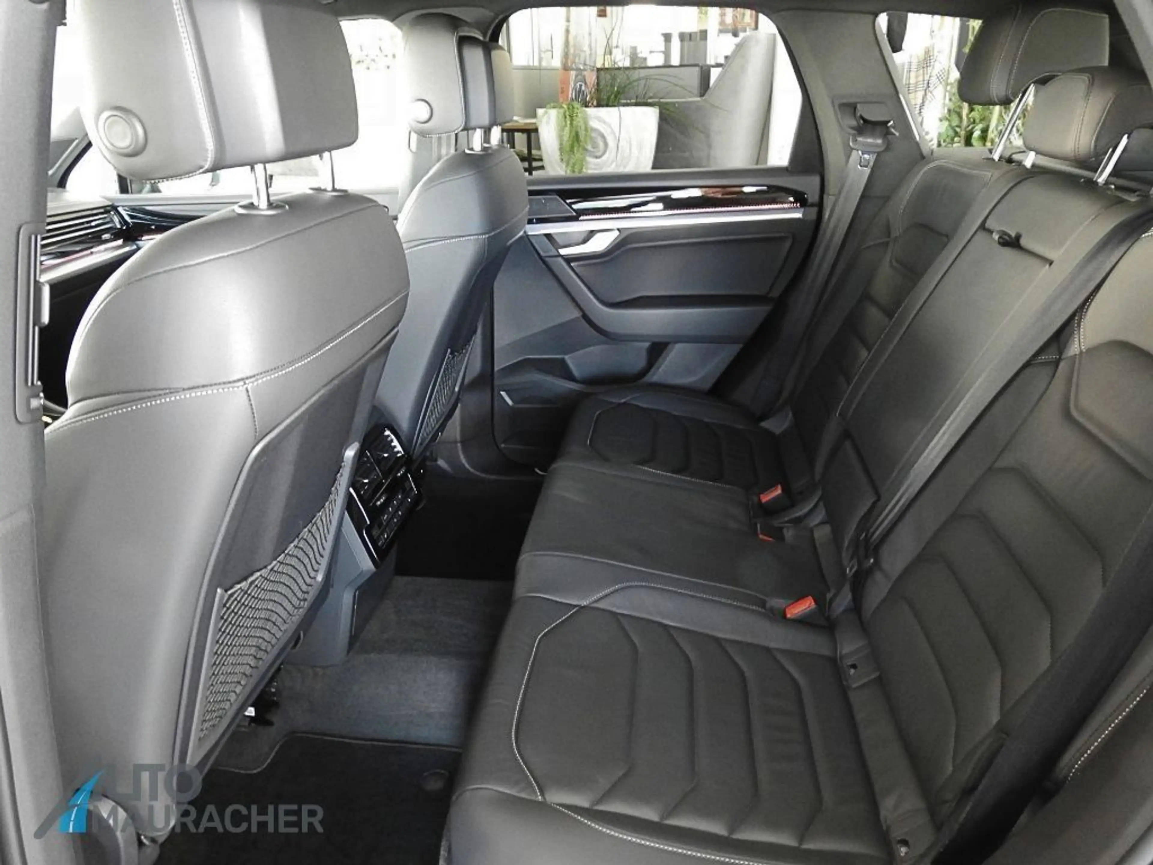 Volkswagen Touareg 3.0 V6 TDI R-Line 4Motion*LUFT*IQ*AHK*RLINE — photo 13