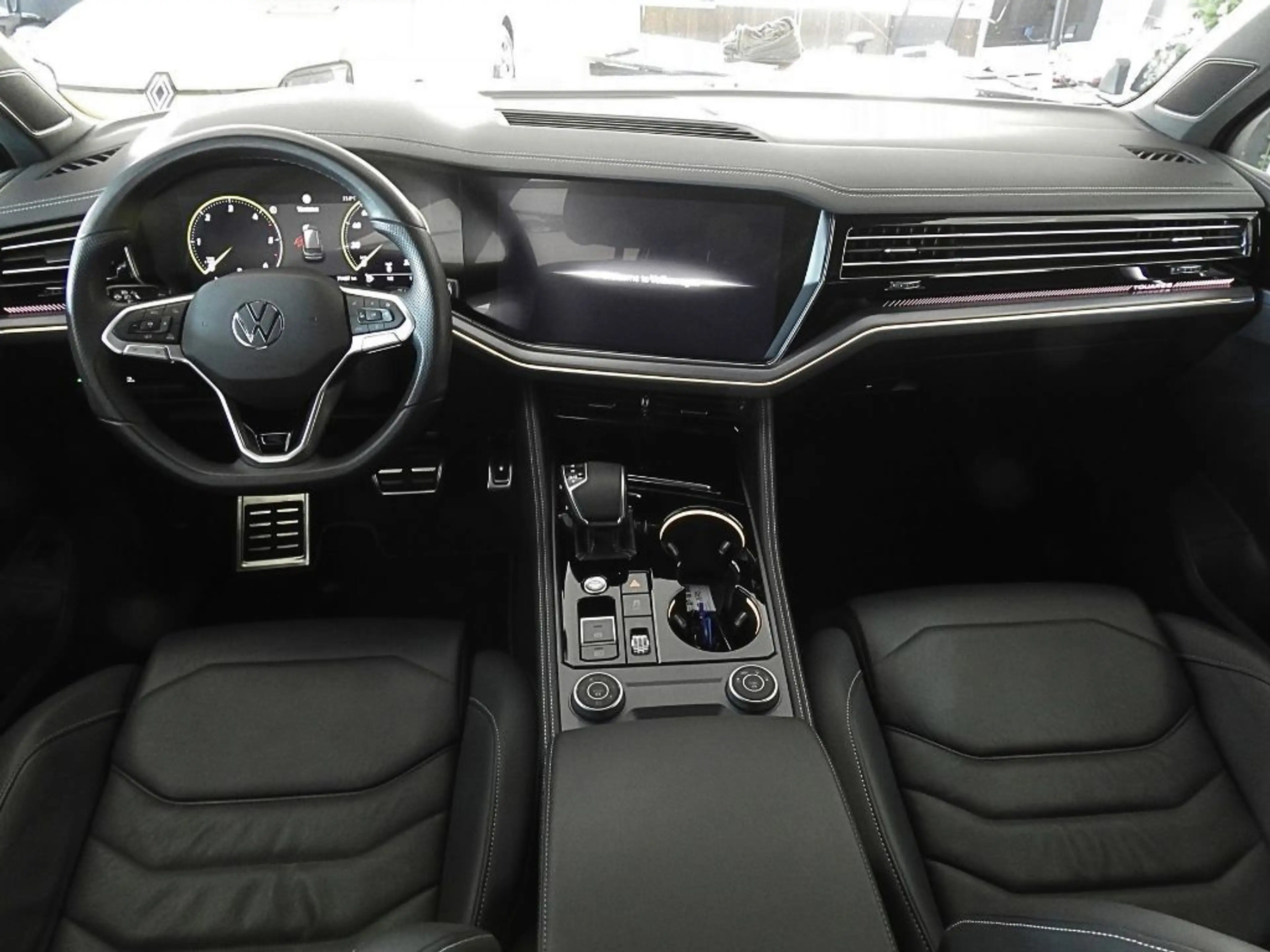 Volkswagen Touareg 3.0 V6 TDI R-Line 4Motion*LUFT*IQ*AHK*RLINE — photo 11