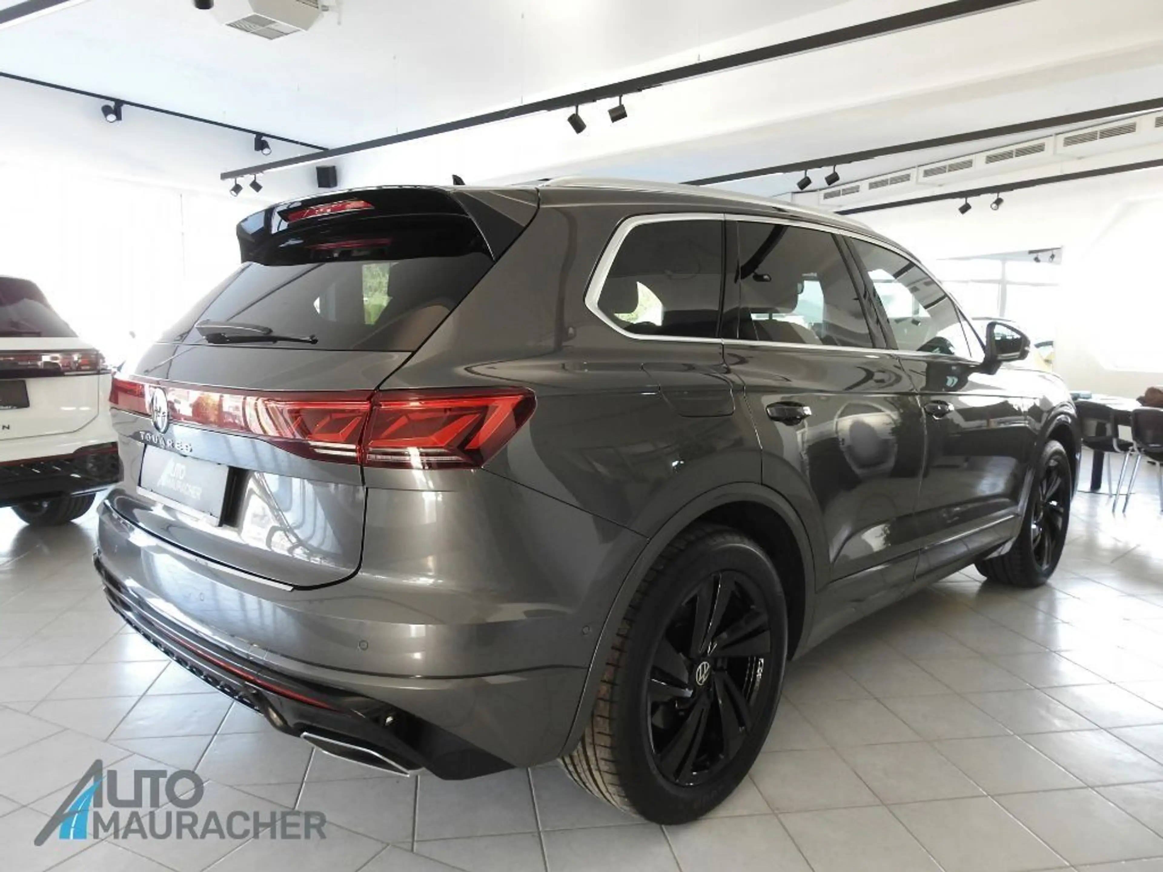 Volkswagen Touareg 3.0 V6 TDI R-Line 4Motion*LUFT*IQ*AHK*RLINE — photo 4