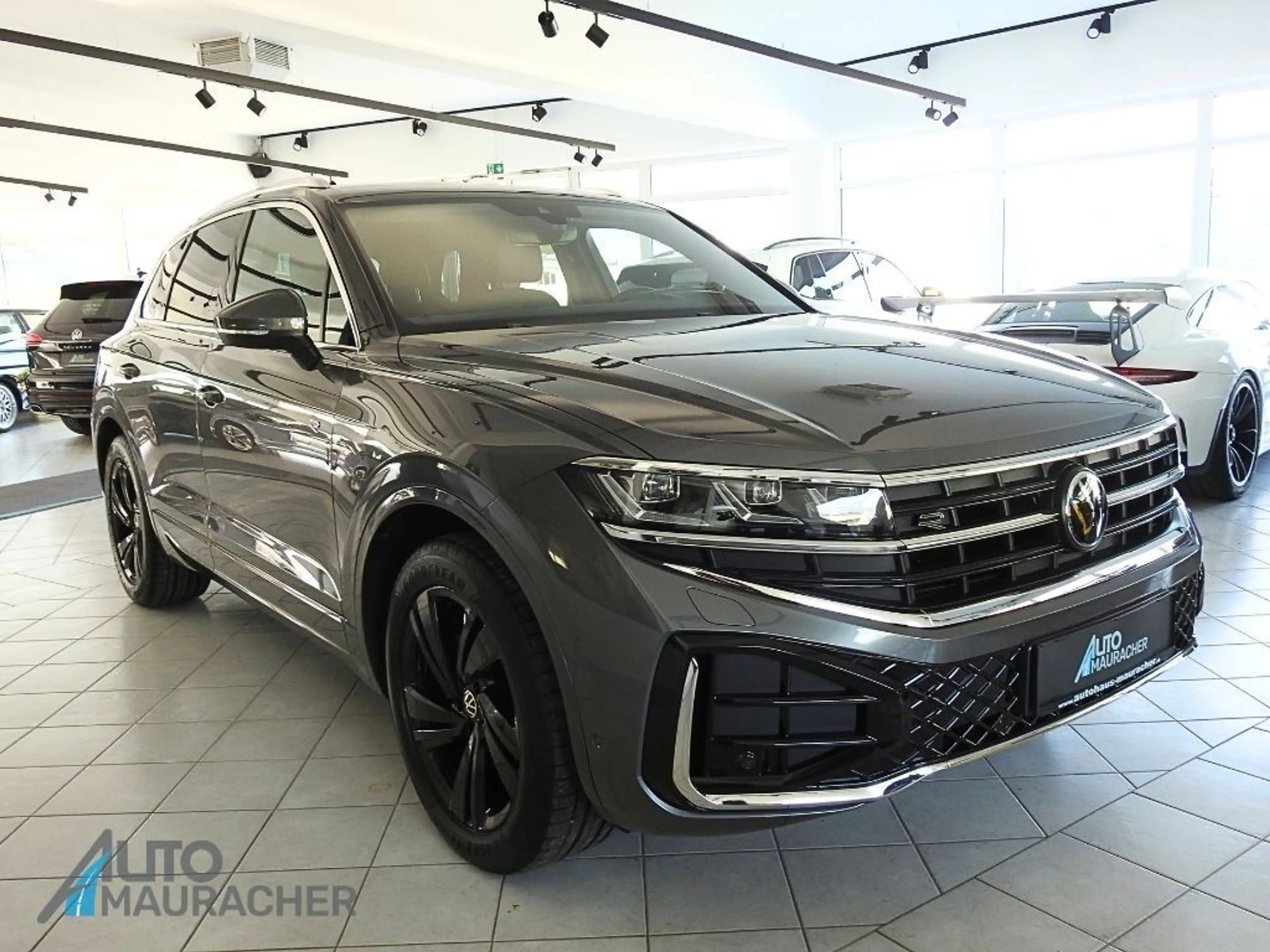 Volkswagen Touareg 3.0 V6 TDI R-Line 4Motion*LUFT*IQ*AHK*RLINE — photo 2