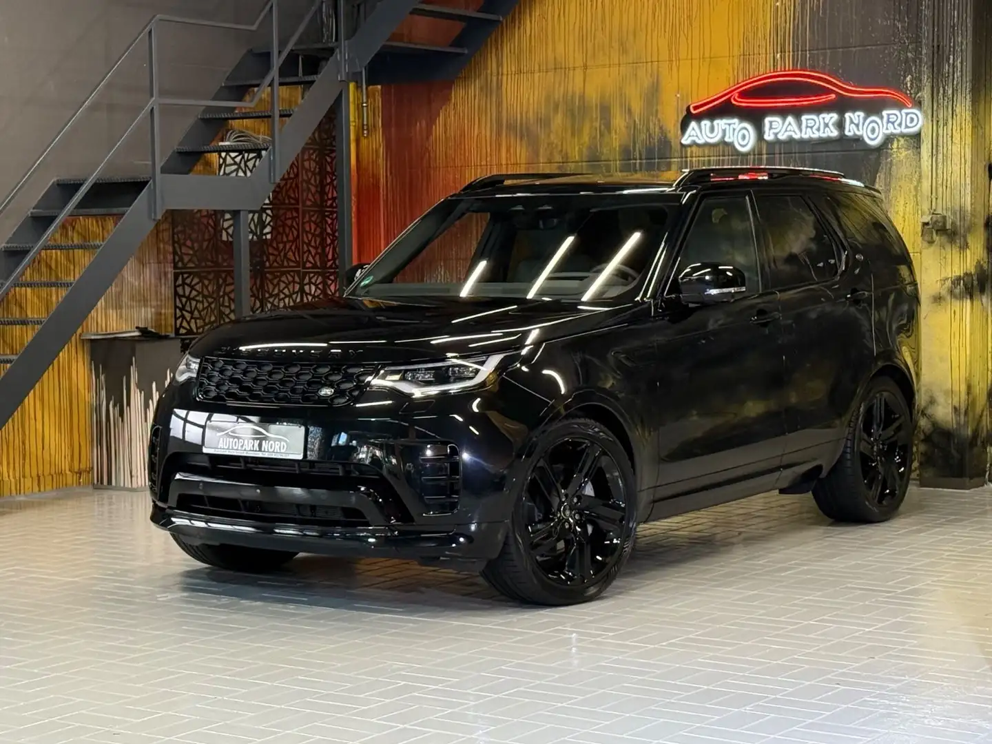 Land Rover Discovery 5 Dynamic HSE D300 AWD~PANO~7SITZE~22" Schwarz - 1
