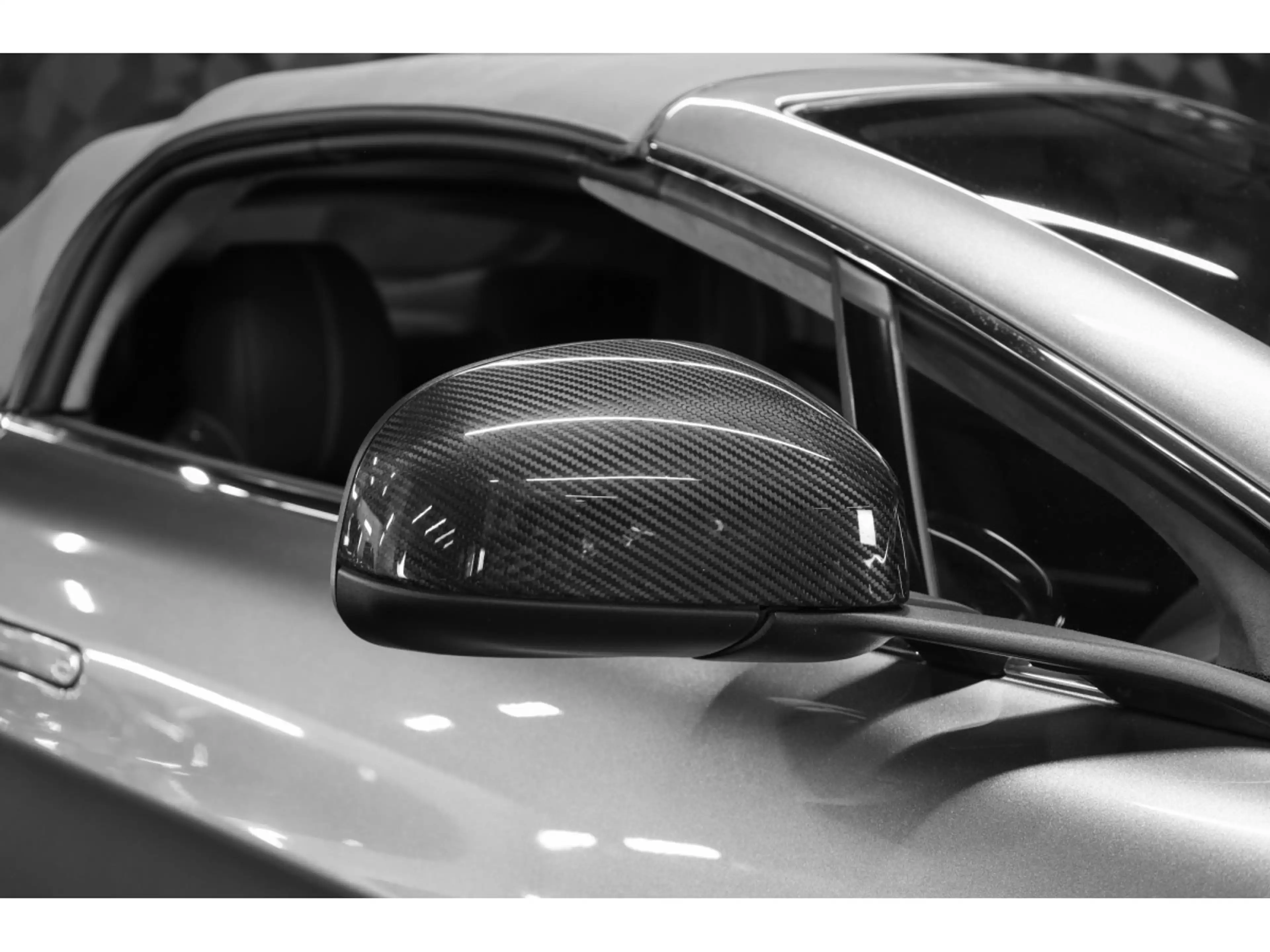 Aston Martin Vantage V12 Roadster / Boîte manuelle / 1 OF 101 — photo 13
