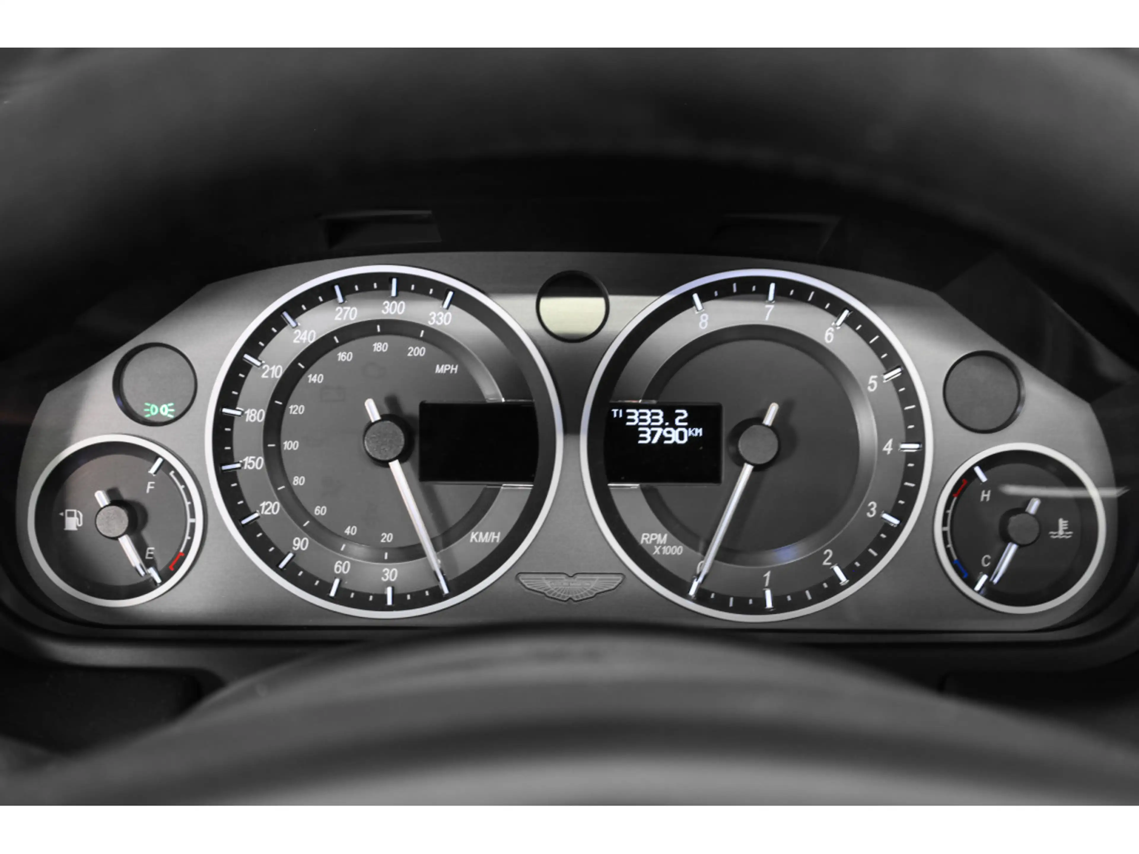 Aston Martin Vantage V12 Roadster / Boîte manuelle / 1 OF 101 — photo 12