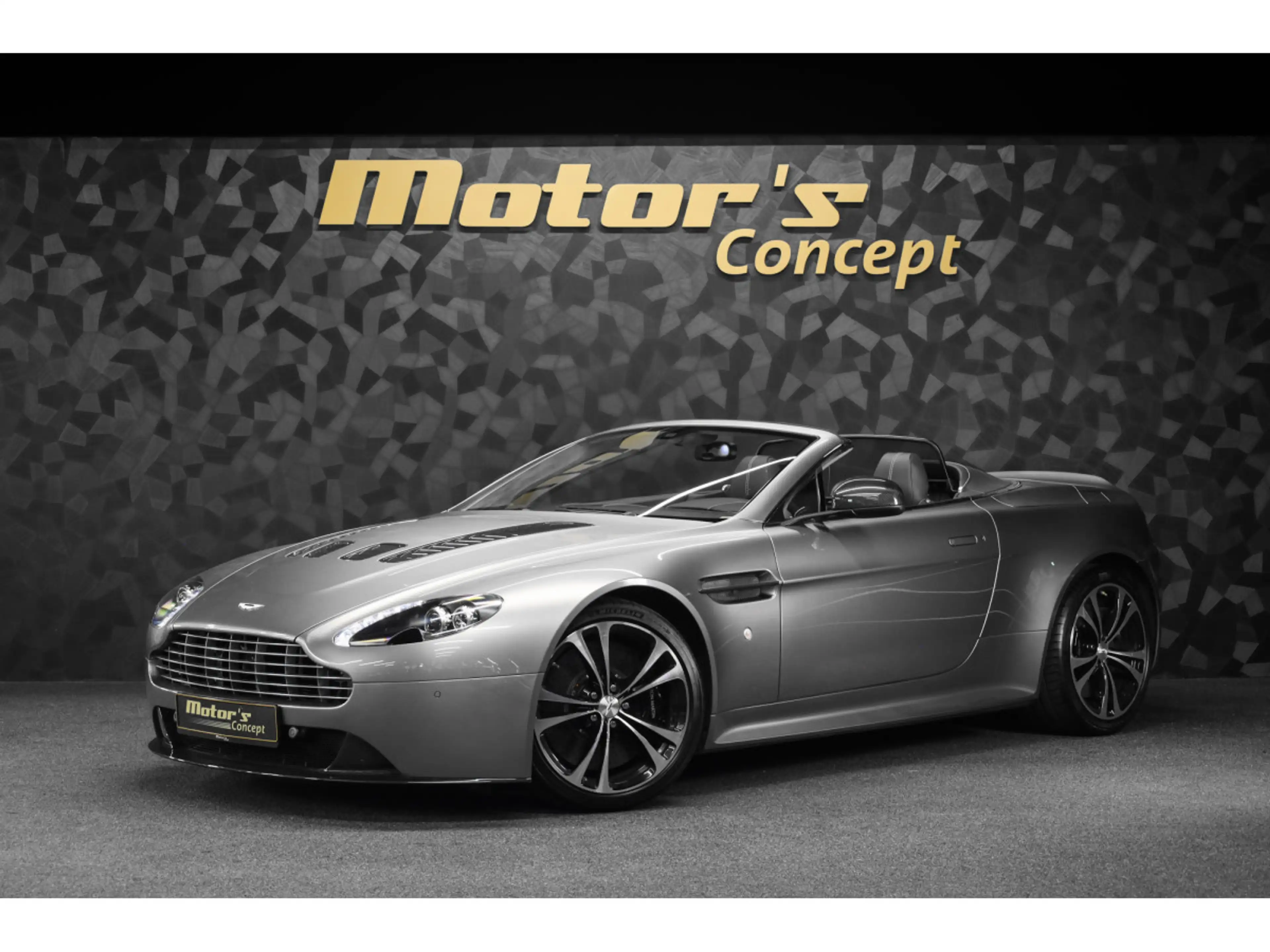 Aston Martin Vantage V12 Roadster / Boîte manuelle / 1 OF 101