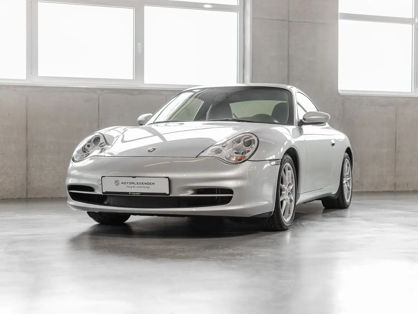 Porsche 996 911 Carrera - 17.800 KM - 2. HD - ERSTLACK - PZ SH Argent - 2