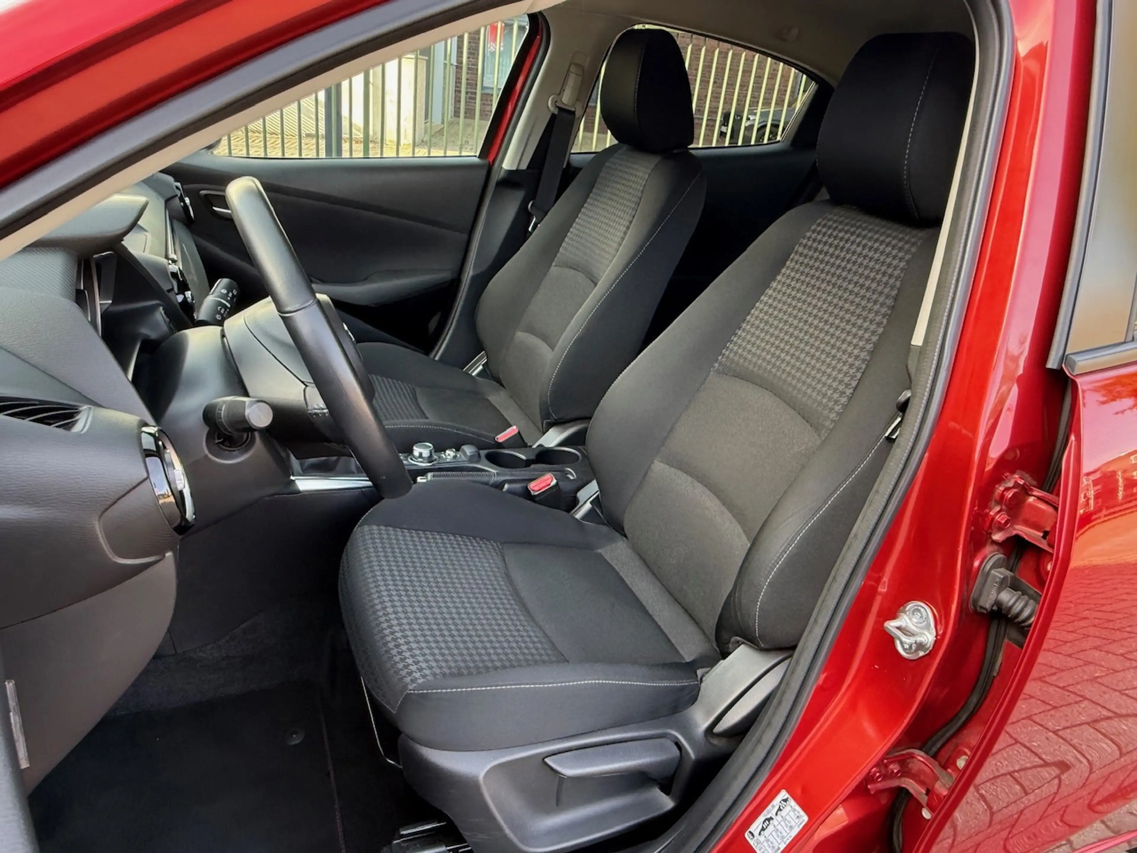 Mazda 2 1.5 Skyactiv, Clima, Cruise Control, Navigatie, Ac — photo 7