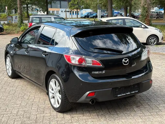 Mazda Mazda3 view 7