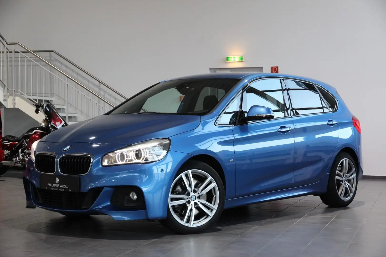 BMW 225 i M Sport *Harman-Kardon*KEYLEES*NAVI* Blau - 1