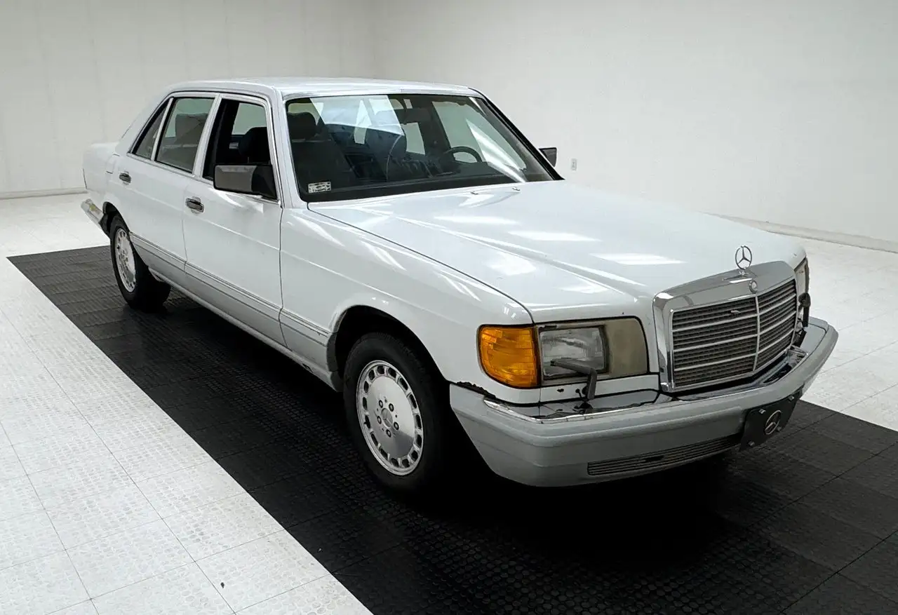 Mercedes-Benz 420SEL 4 Door Sedan, foto 7