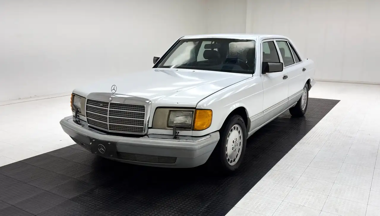 Mercedes-Benz 420SEL 4 Door Sedan, foto 1