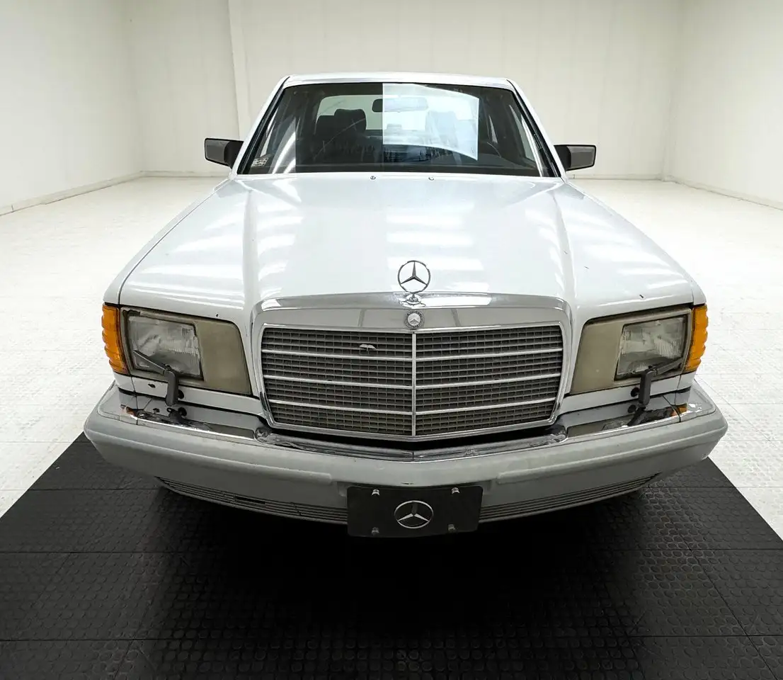 Mercedes-Benz 420SEL 4 Door Sedan, foto 8