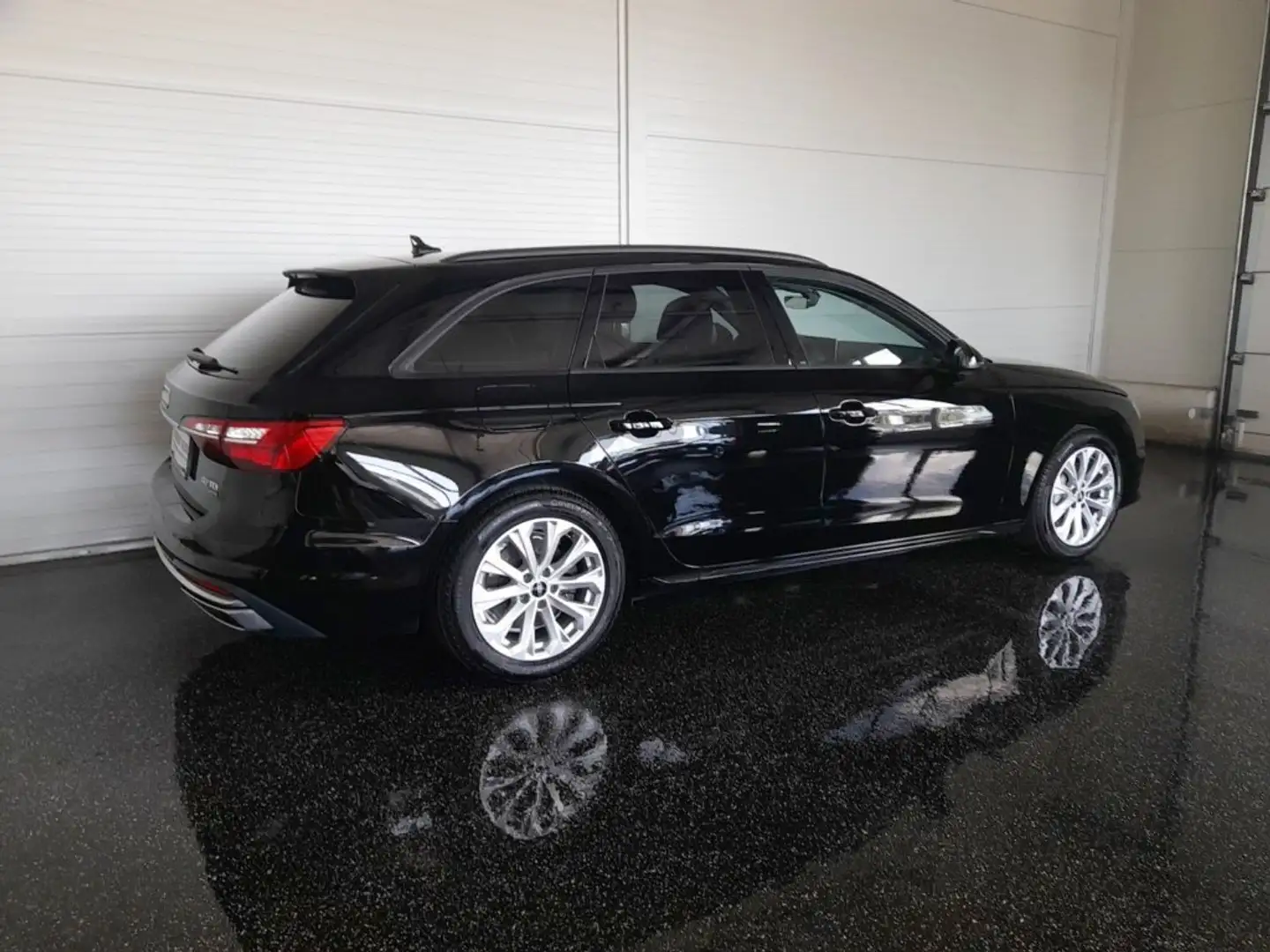 Audi A4 Avant ADVANCED Quattro 40 TDI s-tr. *VOLL LED & FLA / NAVI / ASS. TOUR & STADT / KAMERA / VOLLEDER / B&O SOUND* Schwarz - 2