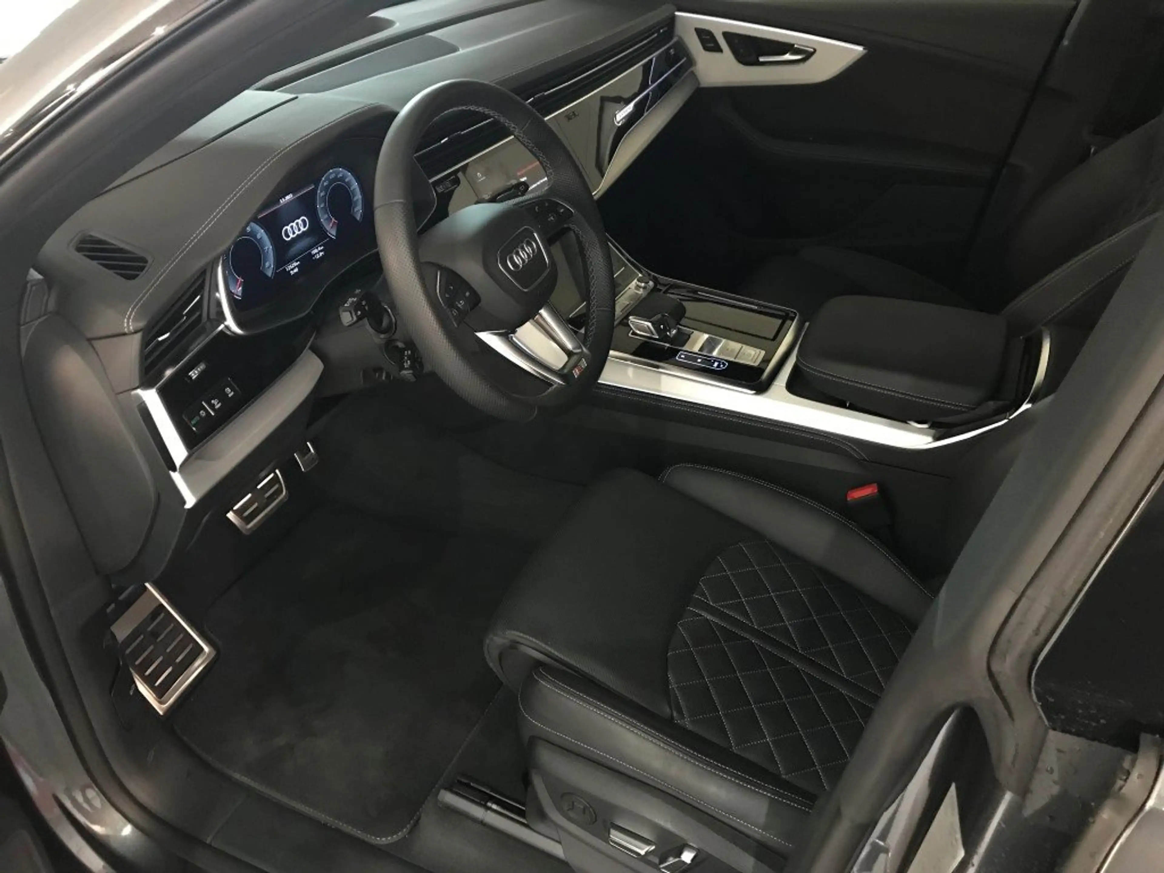 Audi SQ8 Audi SQ8 TFSI quattro, 2023 — photo 13