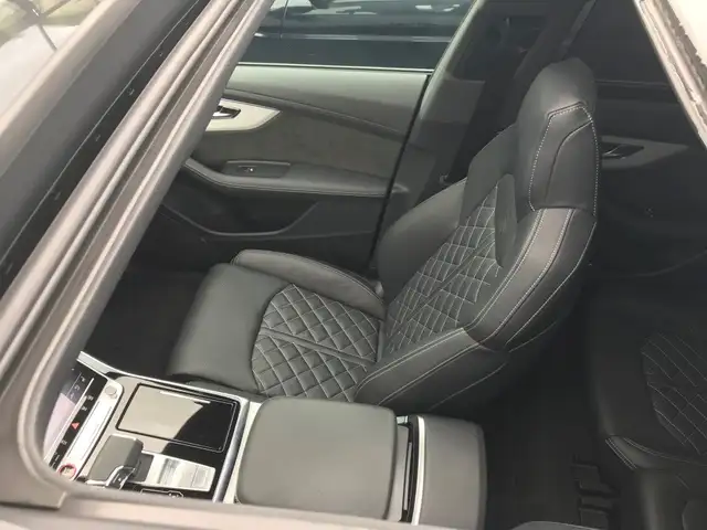 Audi SQ8 Audi SQ8 TFSI quattro, 2023 Ansicht 16