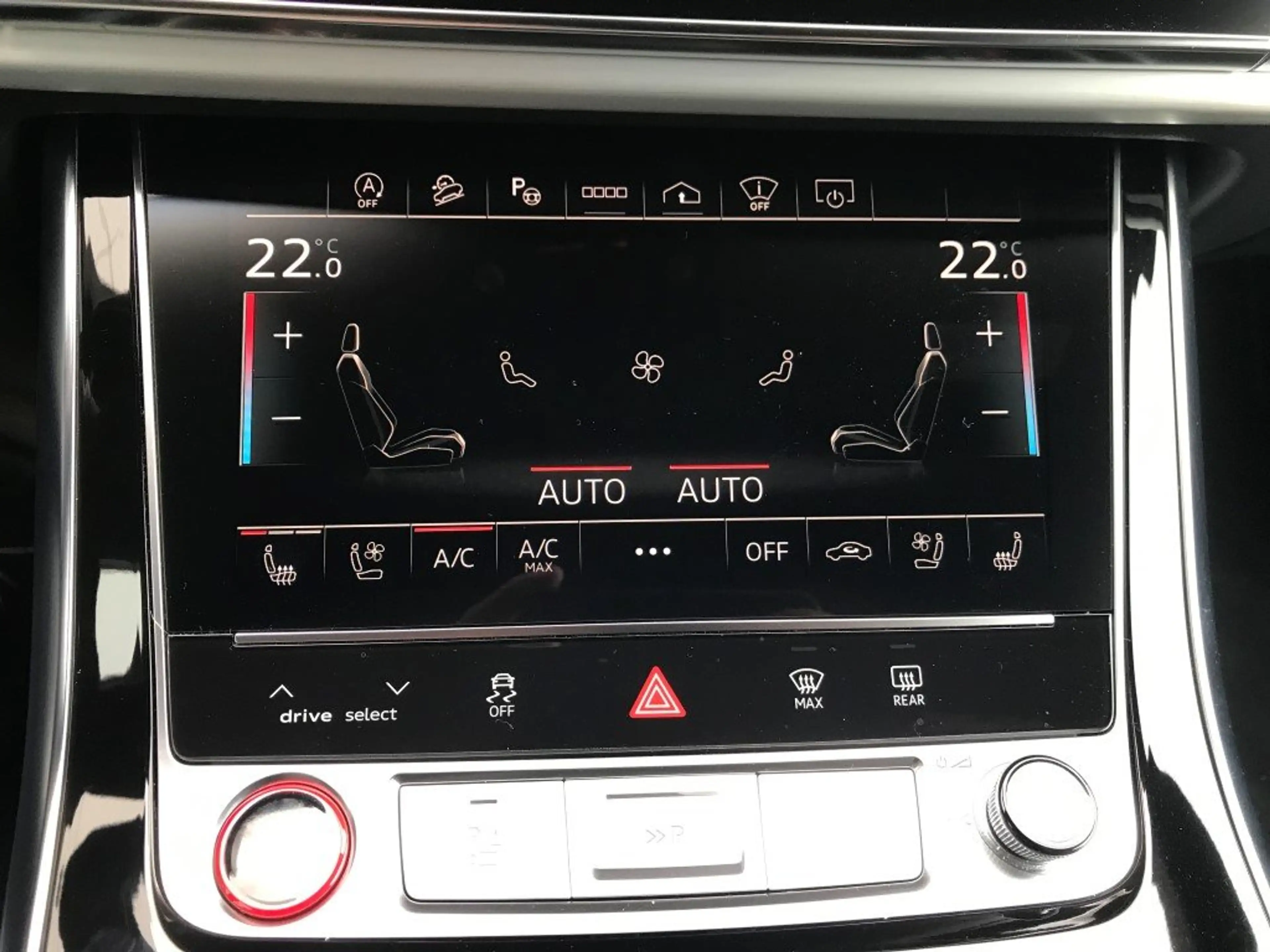 Audi SQ8 Audi SQ8 TFSI quattro, 2023 — photo 12