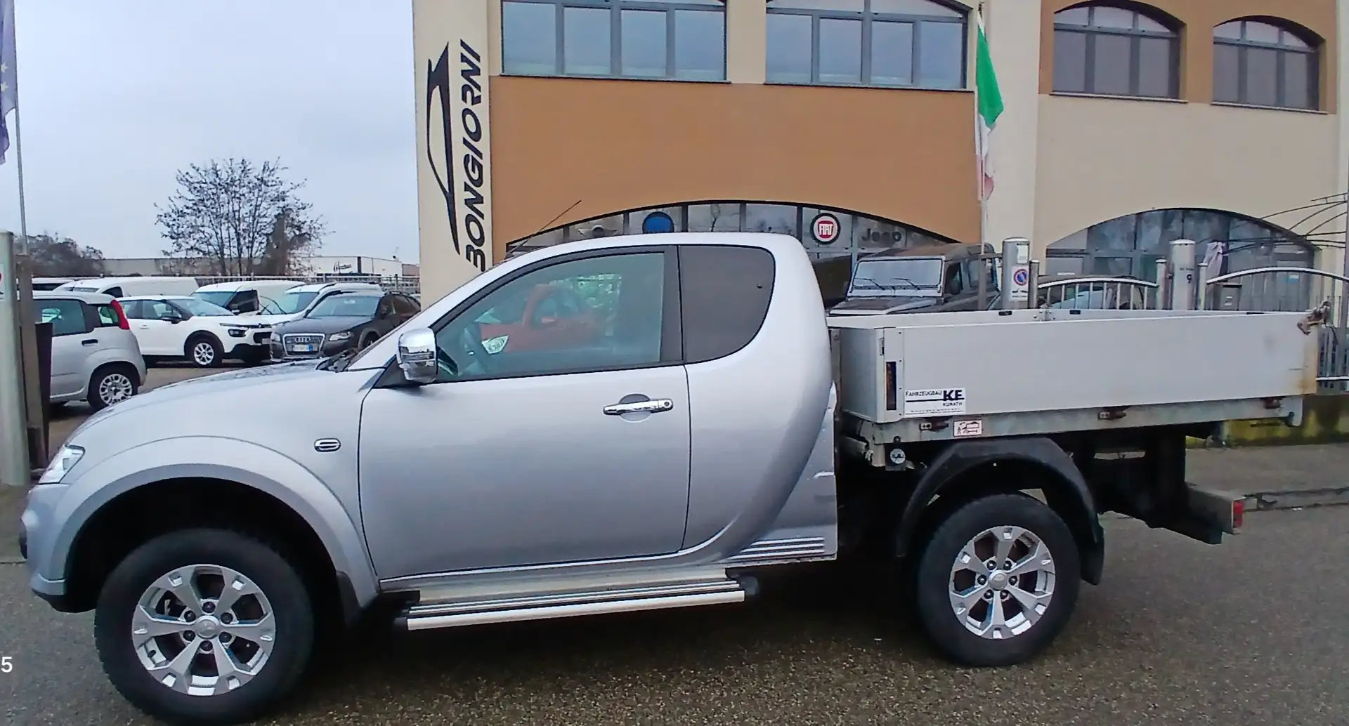 Mitsubishi L200 2,5 gasolioDI-D4WD cassone ribaltabile trilaterale Bleu - 2