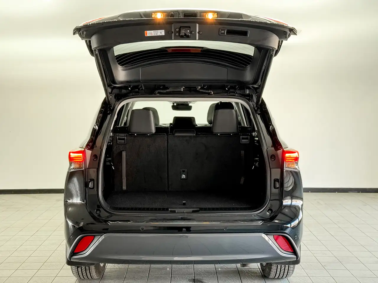 Toyota Highlander снимка Toyota Highlander