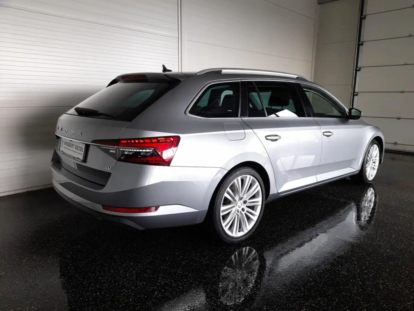 Skoda Superb Kombi STYLE PHEV 156/218  DSG *19 ZOLL / MATRIX-LED / DCC / VIRTUELL / NAVI / AHV & KAMERA / MEMORY SPORTSITZE* Grau - 2