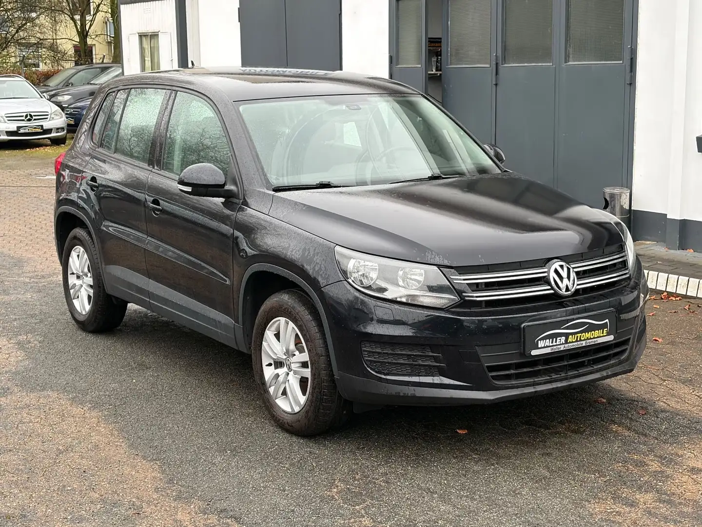 Volkswagen Tiguan 2.0 TDI AHK / PDC / SHZ Schwarz - 1