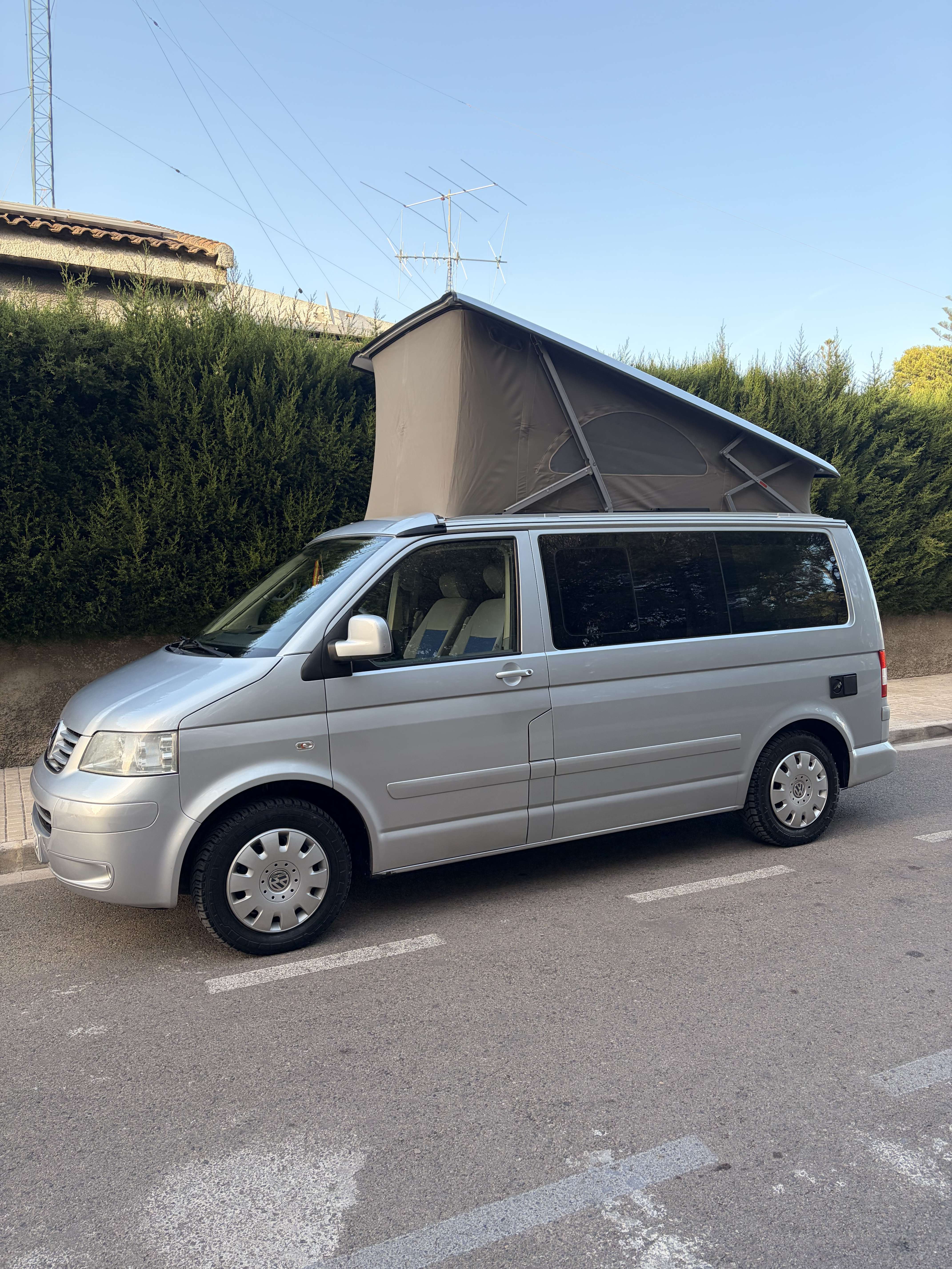 Volkswagen T5 California 2.5TDI Confortline - foto 1