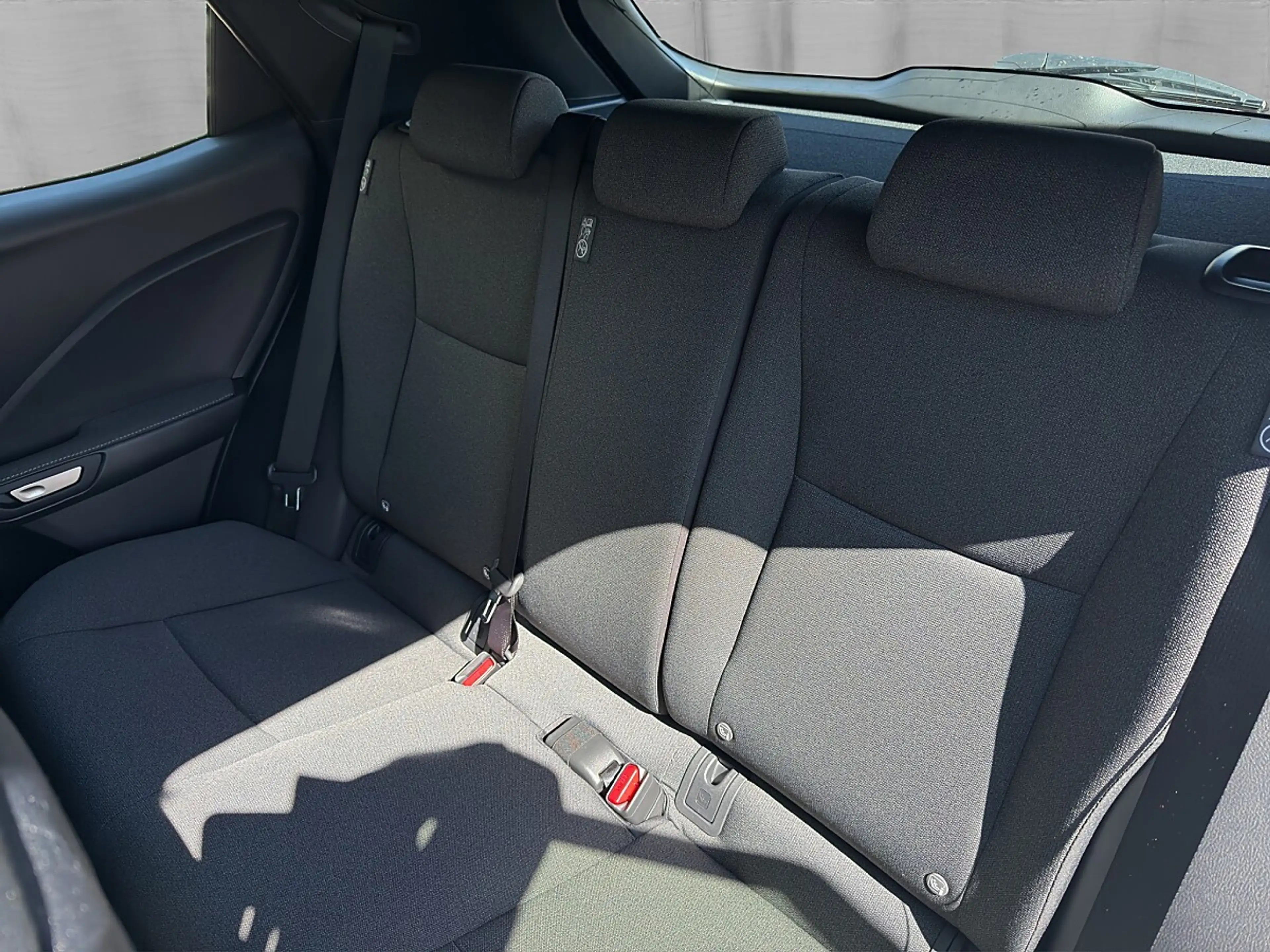 Lexus LBX 1.5 HEV 1,4kWh Aut. — photo 10