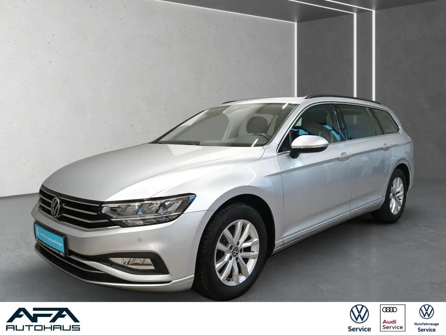 Volkswagen Passat Variant 2.0 TDI Business Navi*LED*ACC*RFK Silber - 1