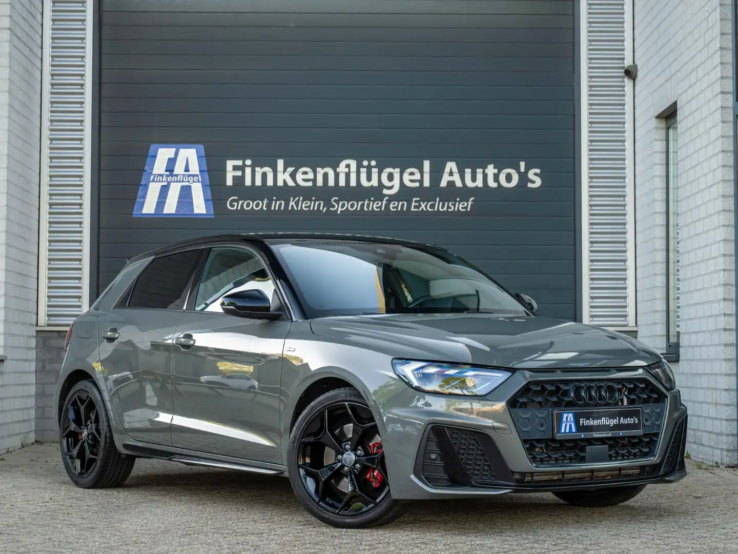 Audi A1 Sportback 40 TFSI S-line 200 pk Black optic |Virtu Gris - 1