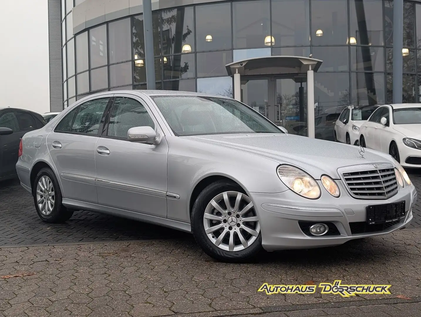 Mercedes-Benz E 220 CDI Elegance *LEDER*AUTOMATIK*TEMPOMAT* Zilver - 2