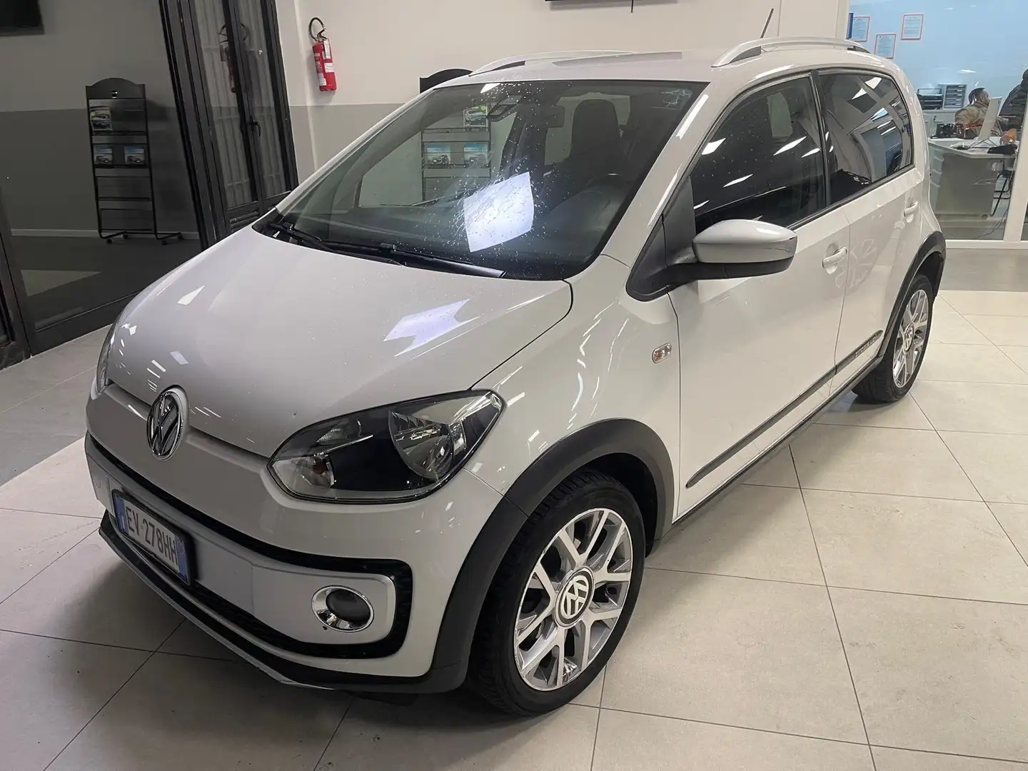 Volkswagen up! 5p 1.0 Cross 75cv Blanc - 1