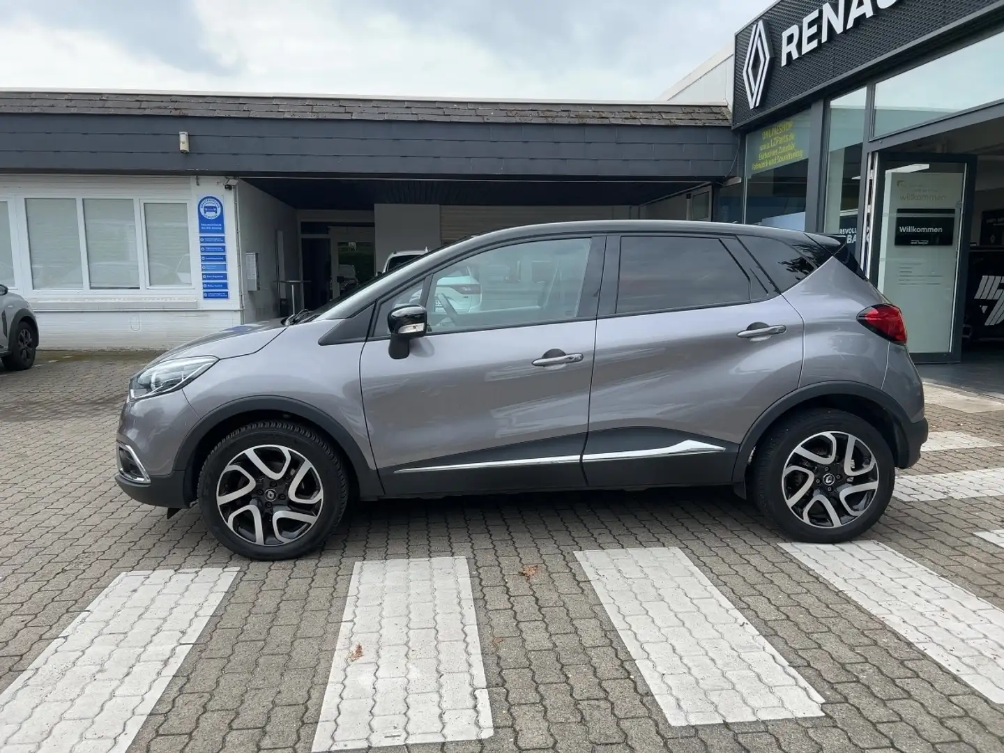 Renault Captur XMOD ENERGY TCe 120 EDC Automatik Grau - 2