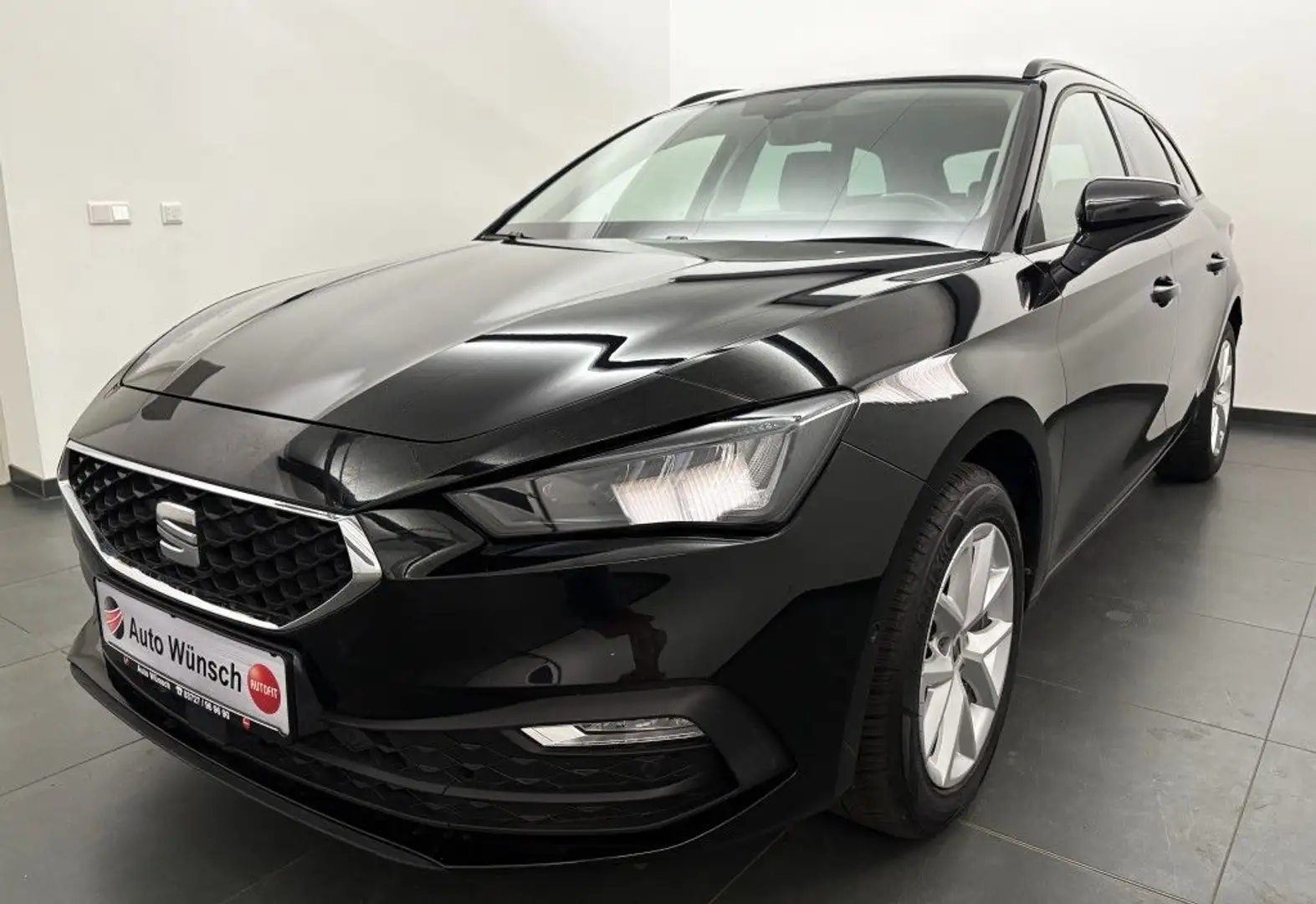 SEAT Leon Sportstourer 1.5 eTSI DSG Style Navi#LED#LR-Hzg Schwarz - 1