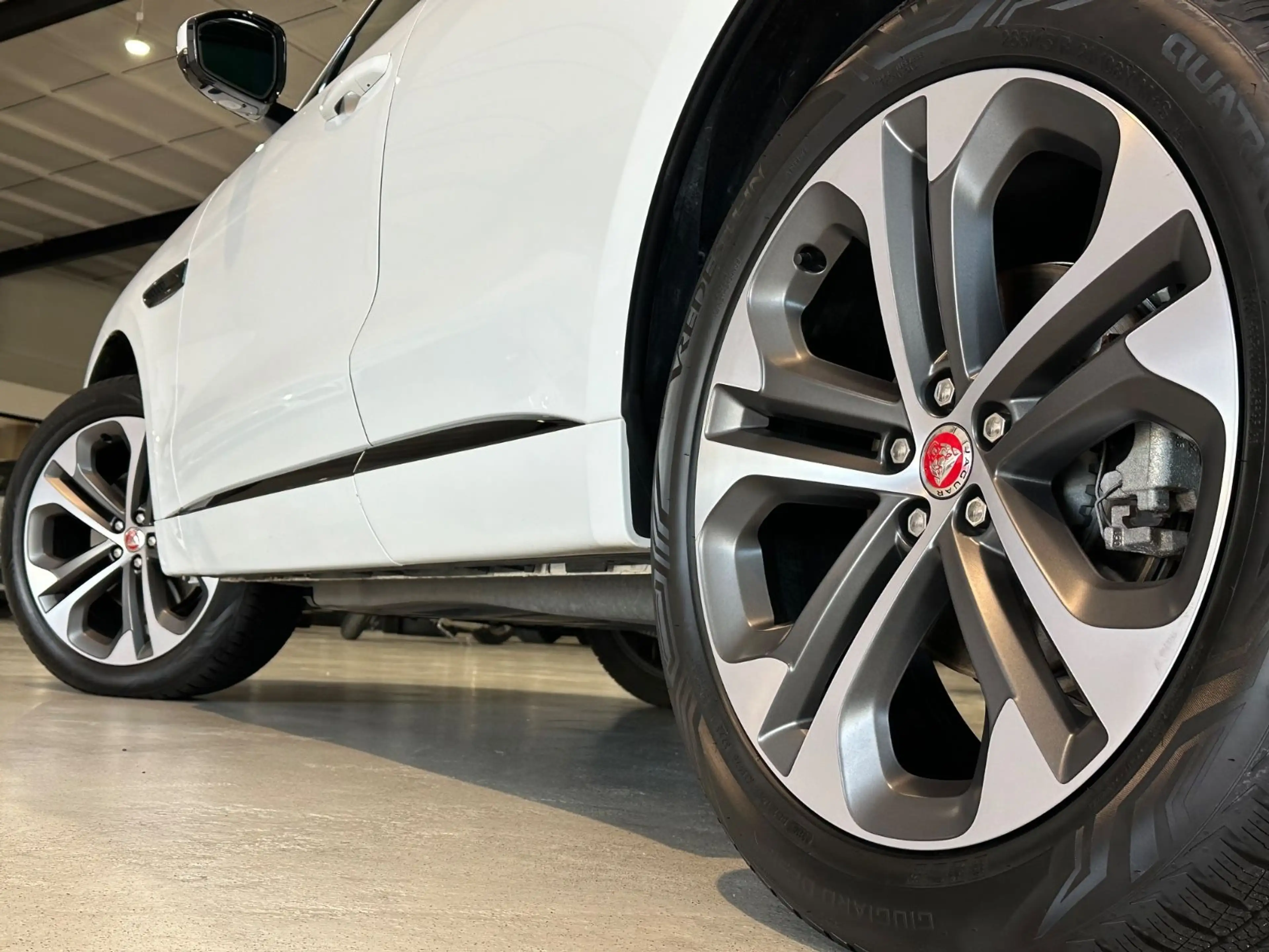 Jaguar F-Pace R-Dynamic S AWD*Pano,ACC,21",Medirian* — photo 10