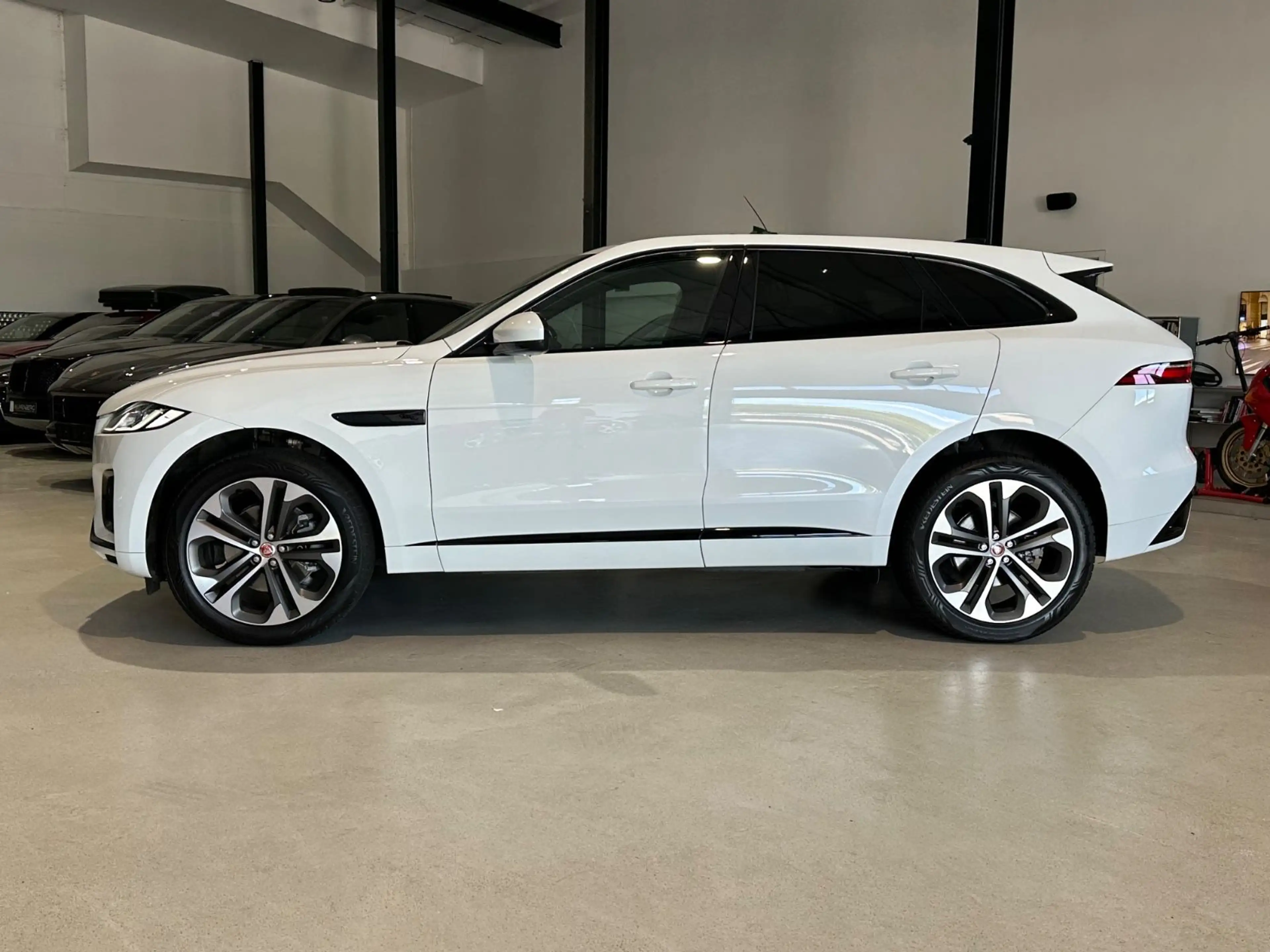 Jaguar F-Pace R-Dynamic S AWD*Pano,ACC,21",Medirian* — photo 5