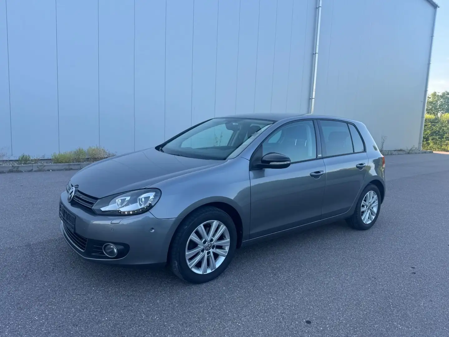 Volkswagen Golf VI Style BlueMotion/*PDC*SHZ*TOP*GARANTIE* Grau - 2